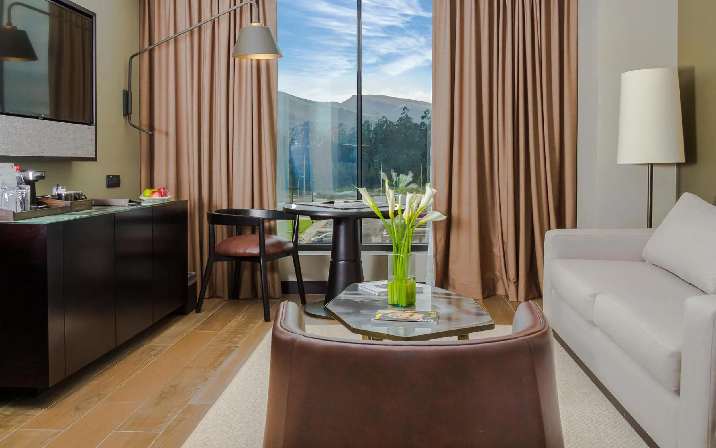 Living room in Eb Hotel By Eurobuilding Quito Airport