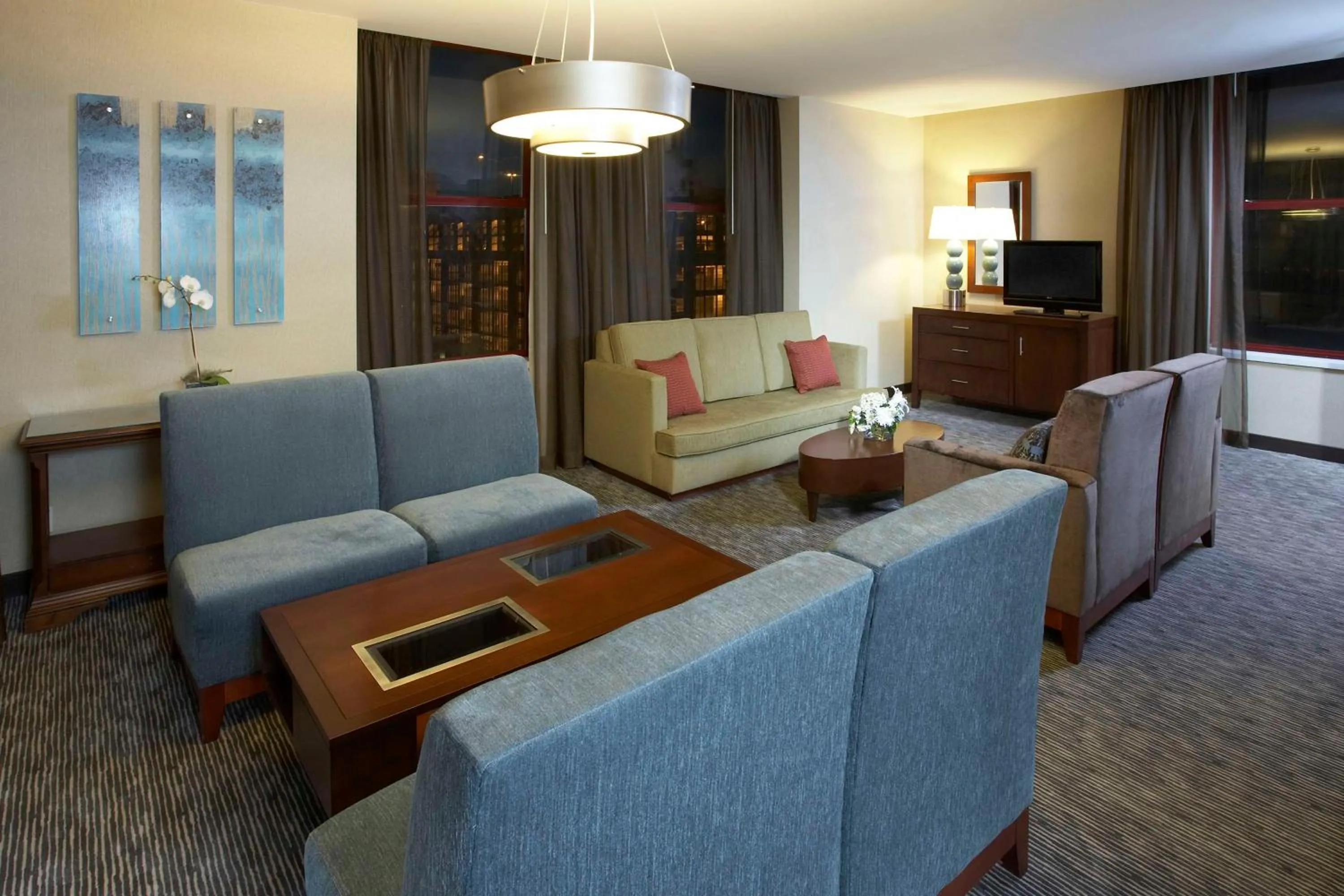 Photo of the whole room in Hyatt Regency Buffalo