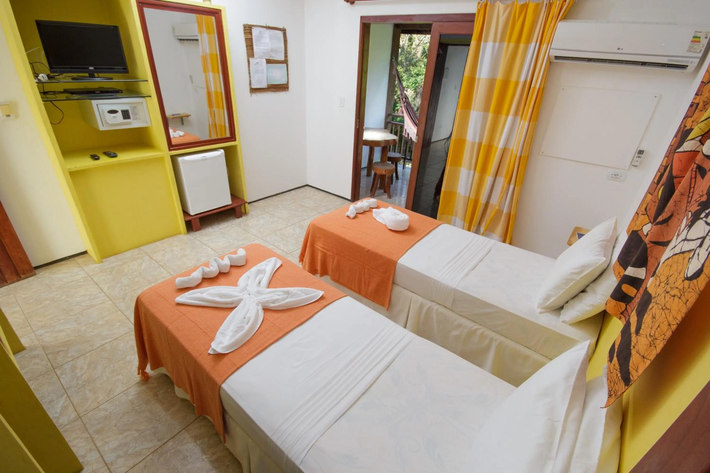 Photo of the whole room, Bed in Pousada Barra Velha