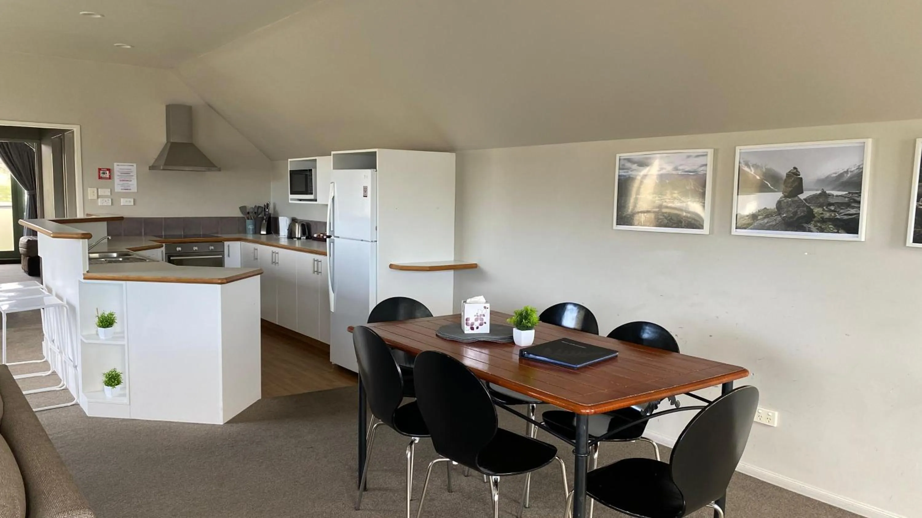Kitchen or kitchenette in Lake Tekapo Village Motel