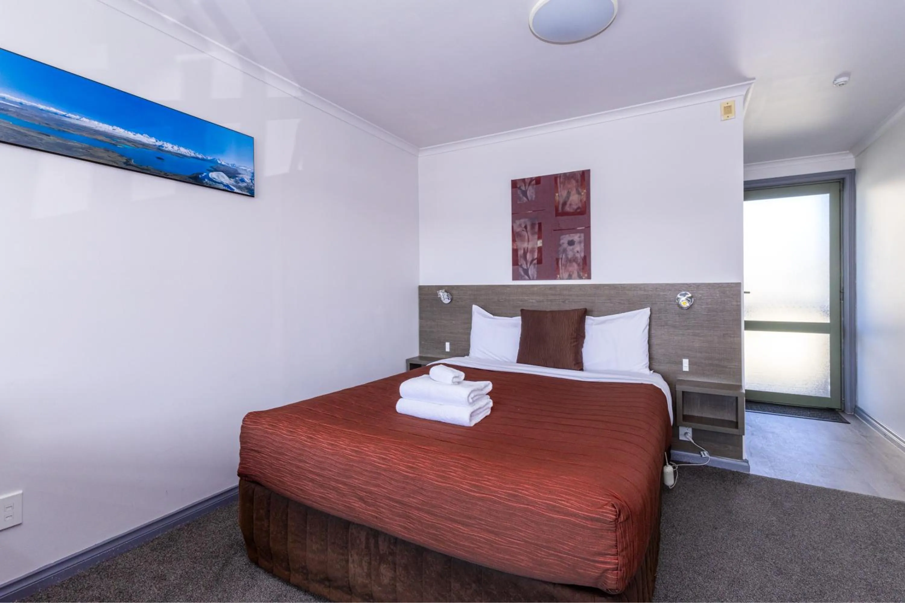 Bed in Lake Tekapo Village Motel