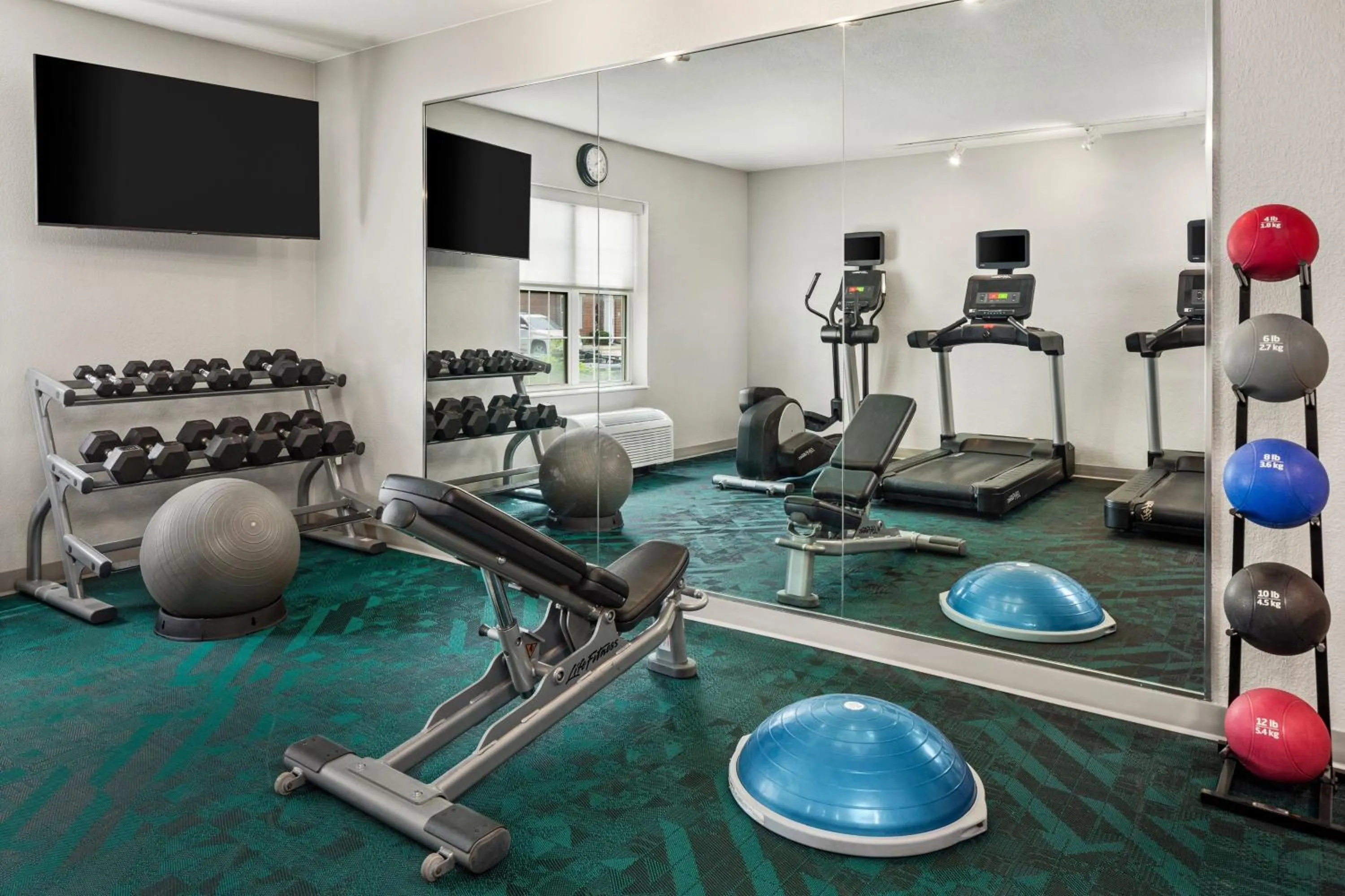 Fitness centre/facilities in TownePlace Suites Chicago Lombard
