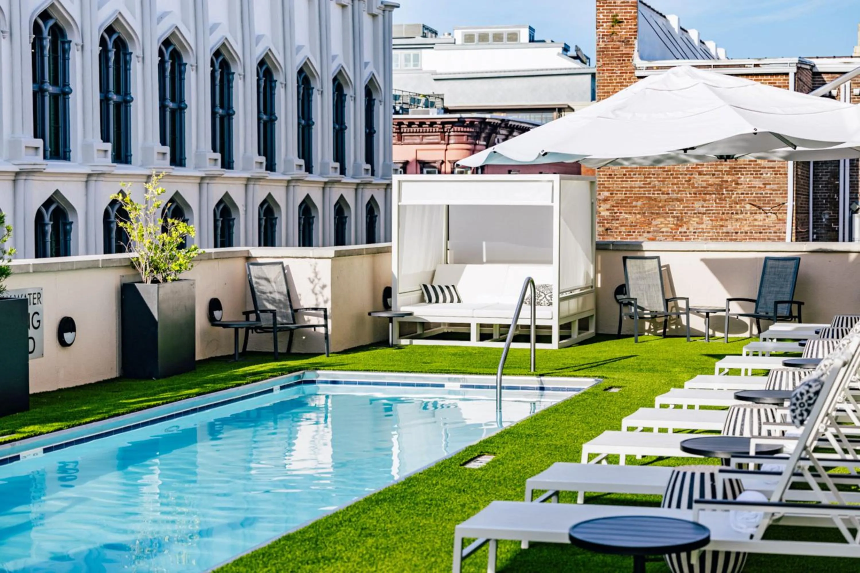 Swimming pool in The Lindy Renaissance Charleston Hotel