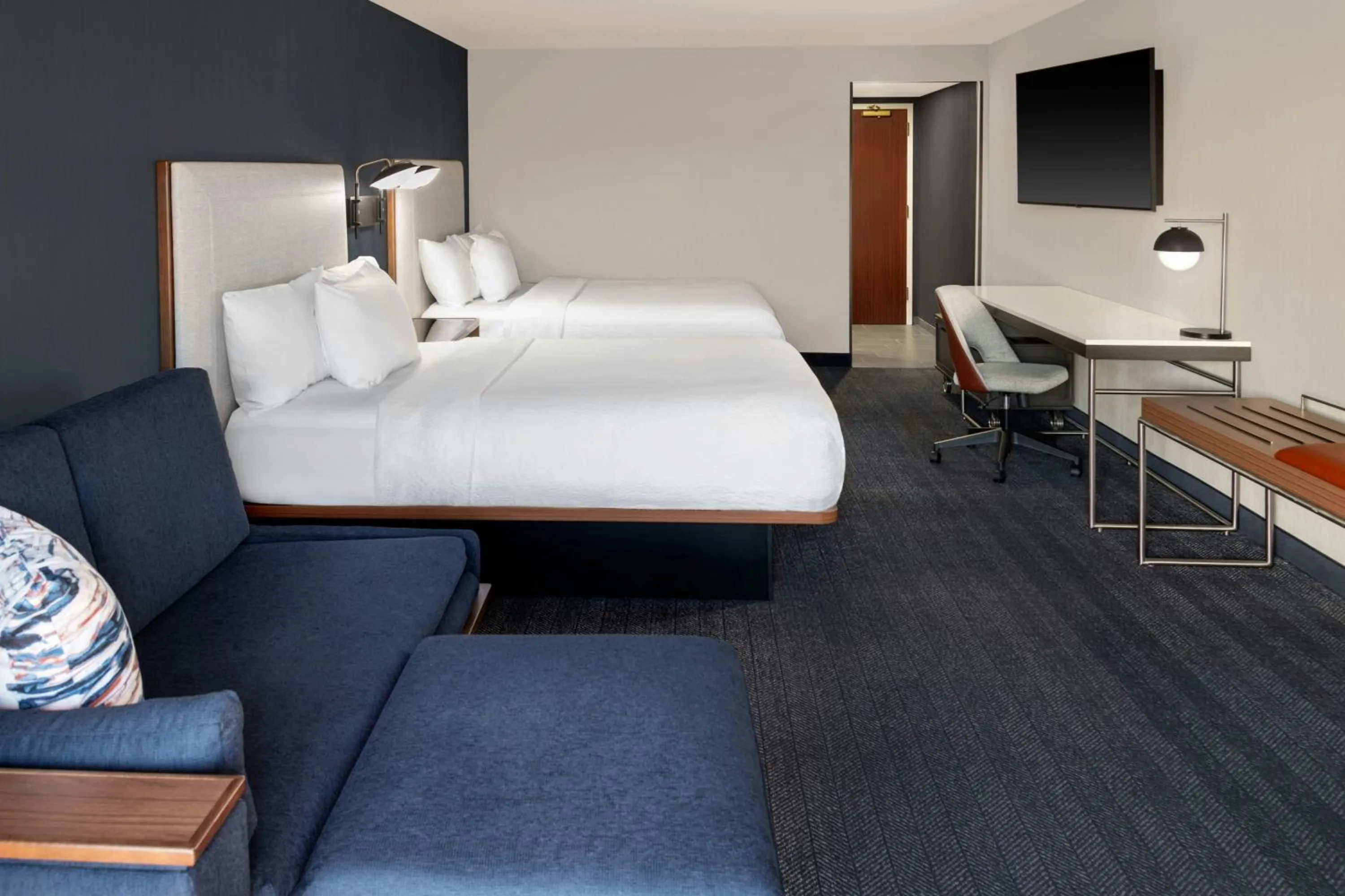 Bedroom, Bed in Courtyard Cleveland Airport South