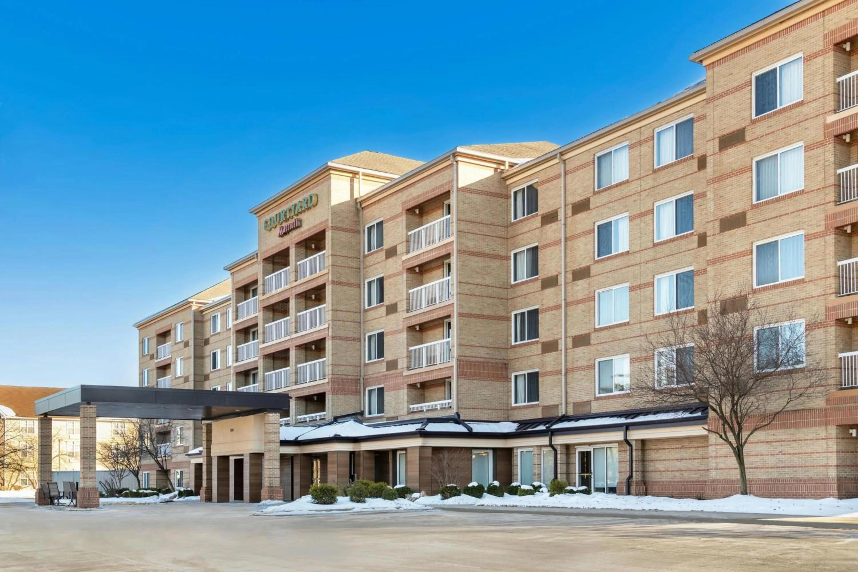 Property building in Courtyard Cleveland Airport South