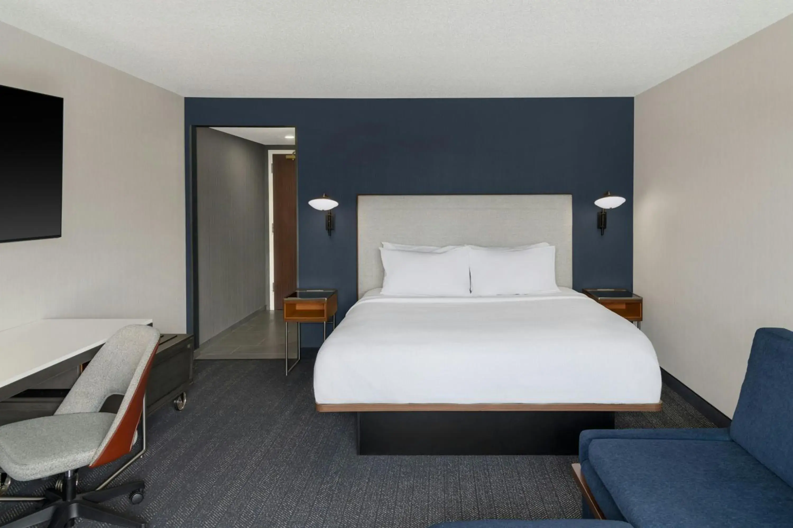 King Room with Sofa Bed in Courtyard Cleveland Airport South King Room with Sofa Bed in Courtyard Cleveland Airport South