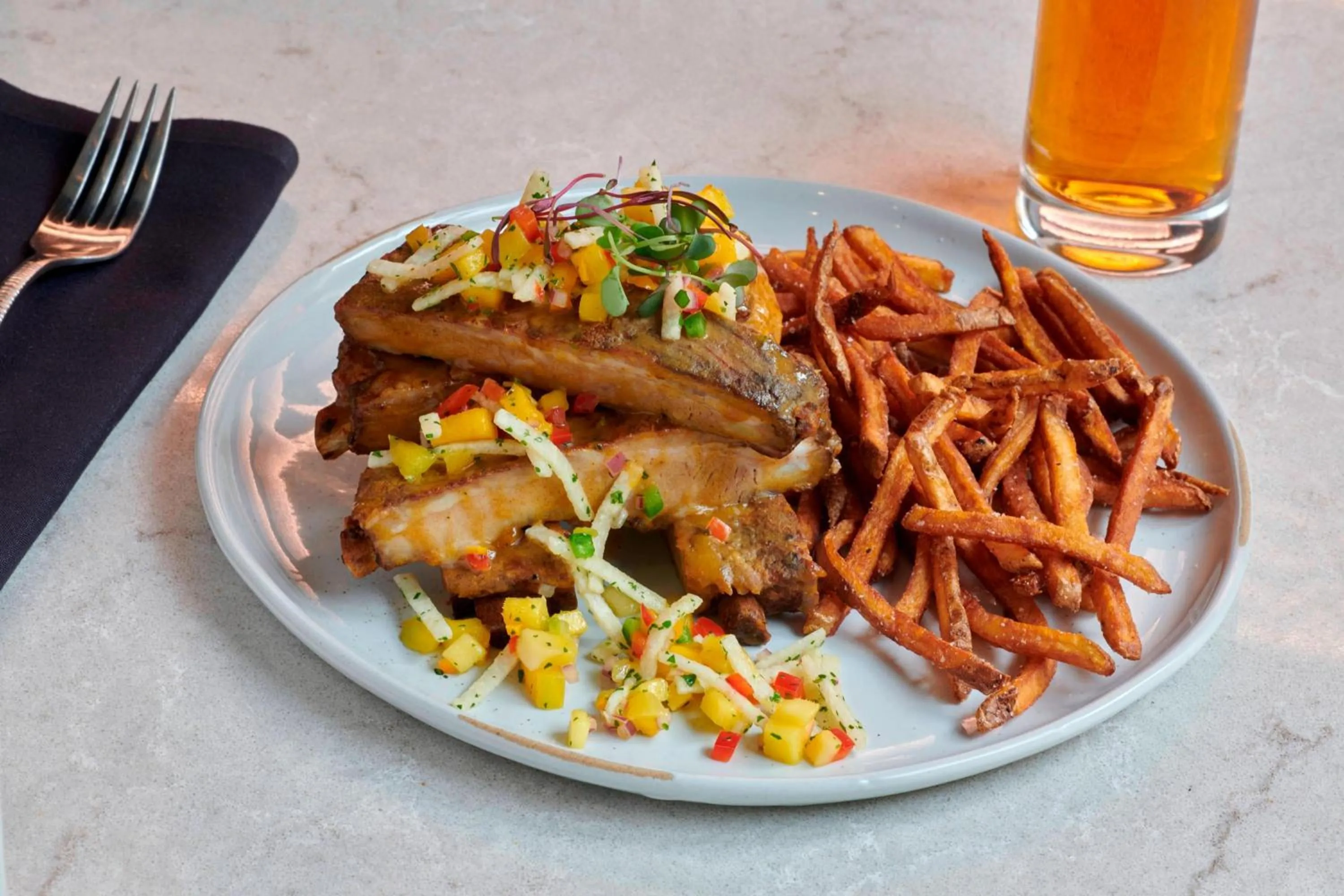 Restaurant/places to eat in Cleveland Marriott Downtown at Key Tower