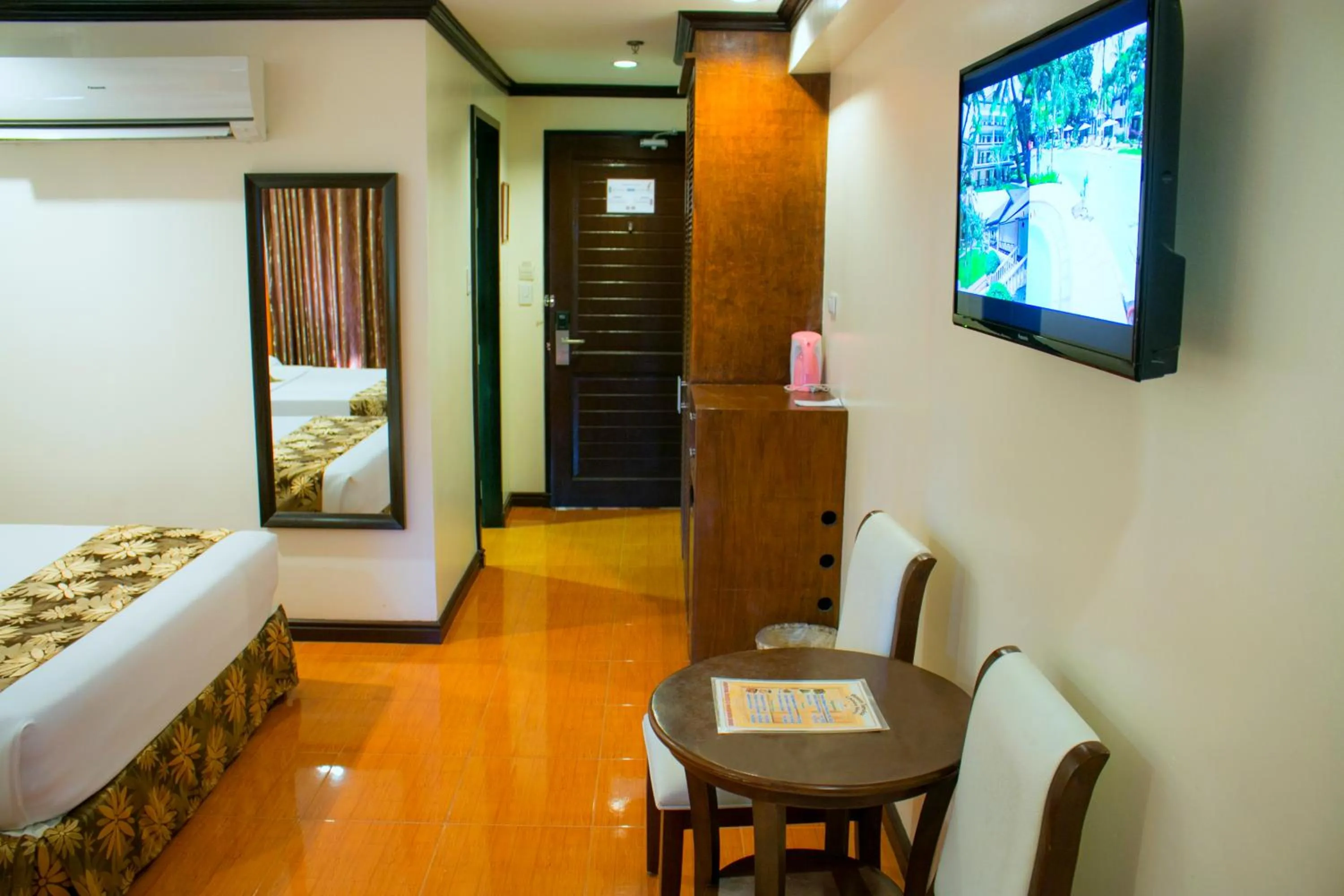 Bed in Paradise Garden Hotel and Convention Center Boracay Powered by ASTON