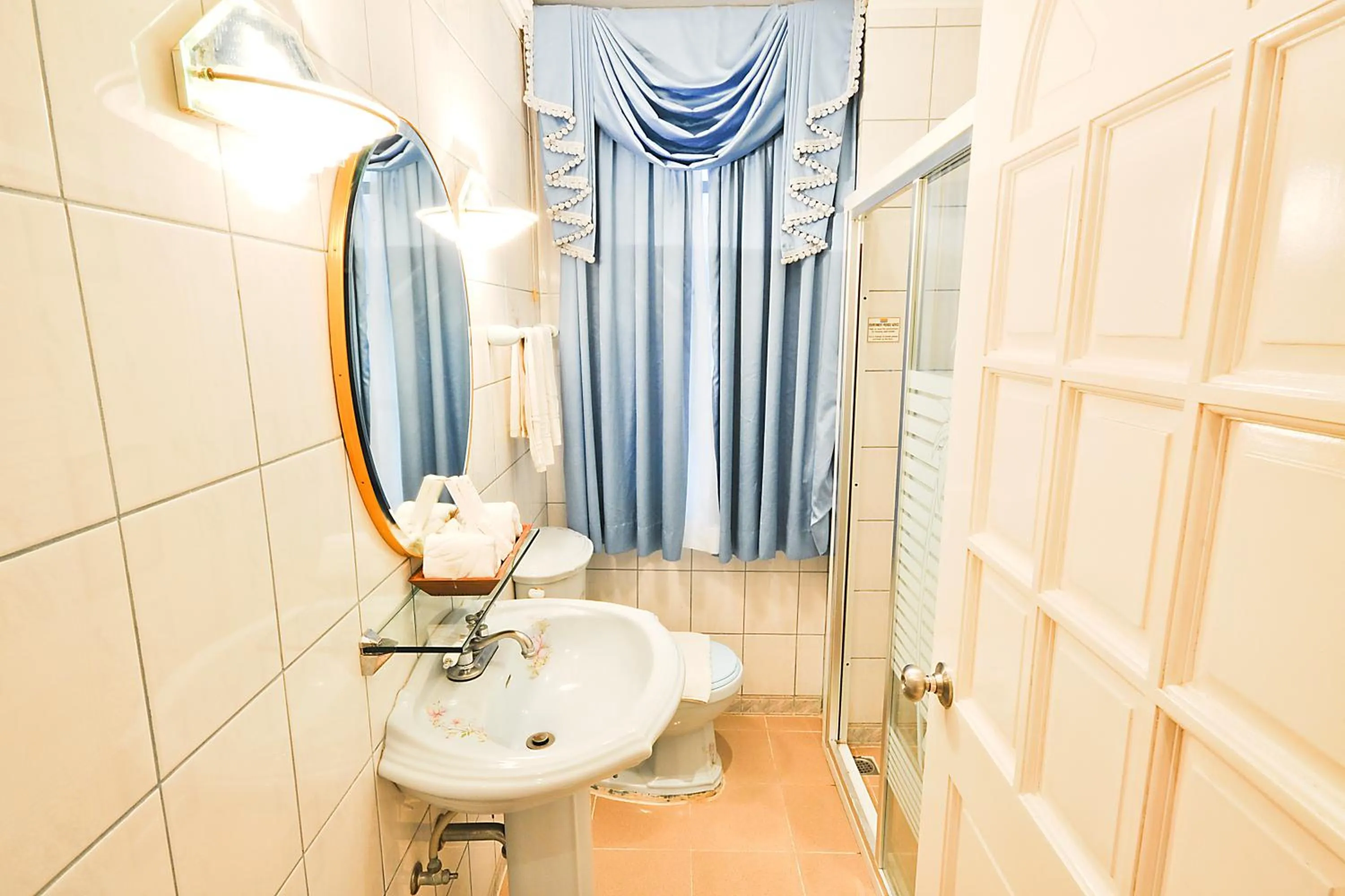 Bathroom in Paradise Garden Hotel and Convention Center Boracay Powered by ASTON