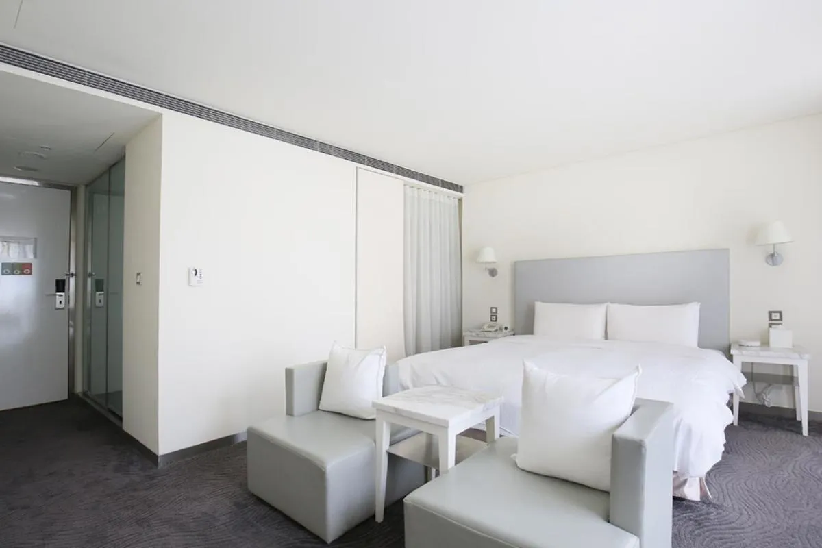 Bedroom, Bed in Ambience Hotel Taipei