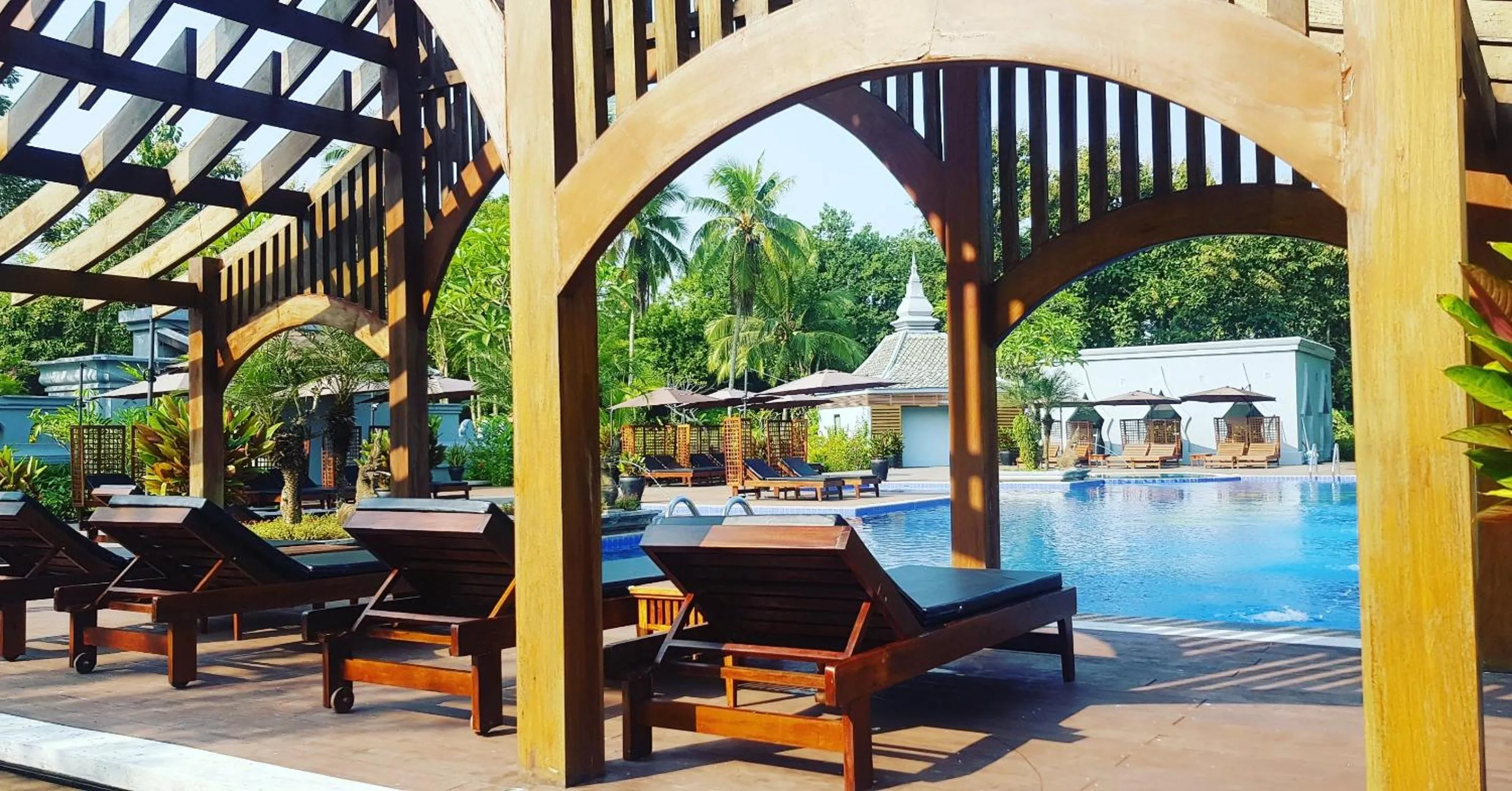 Swimming pool in Le Palais Juliana