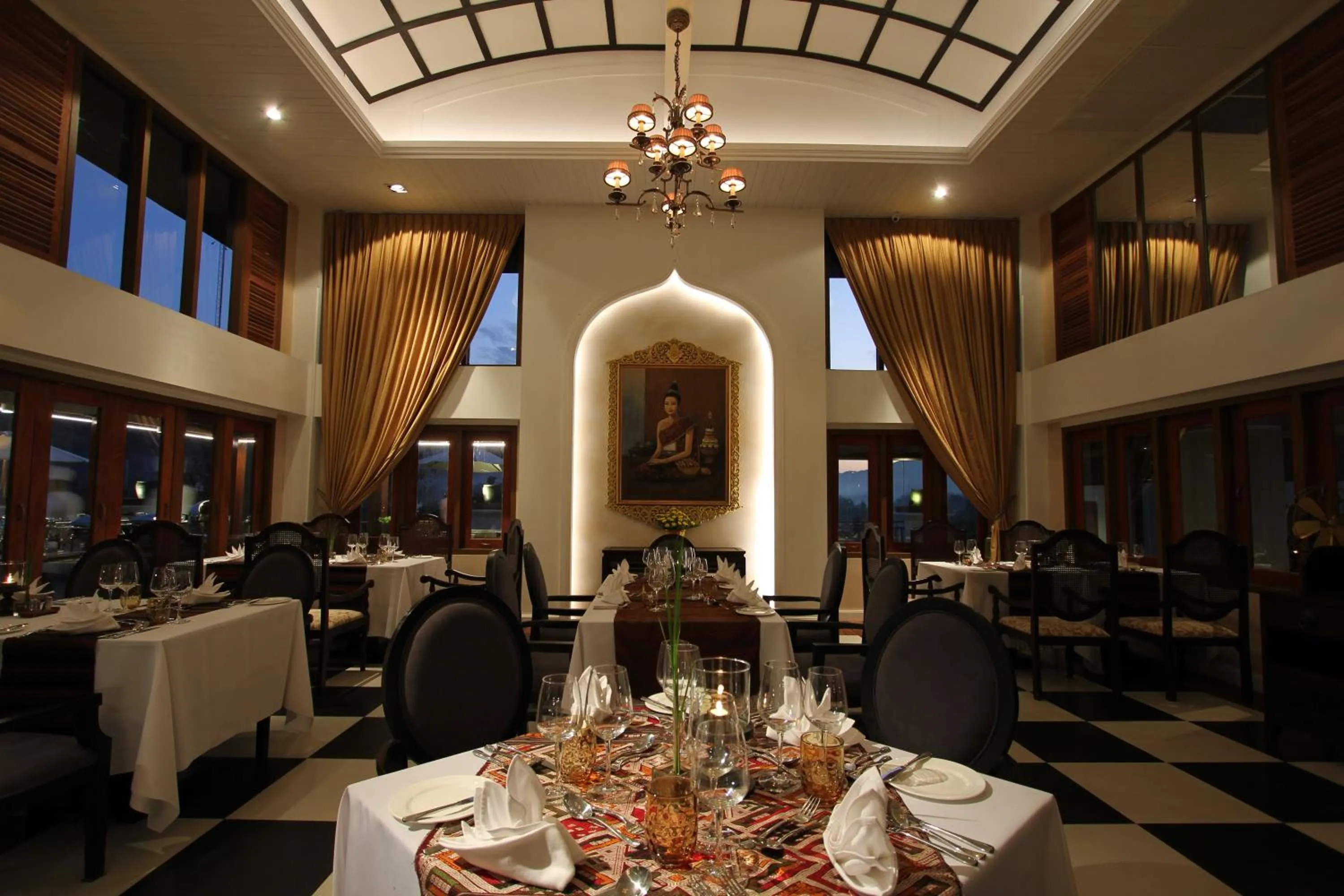 Restaurant/places to eat in Le Palais Juliana