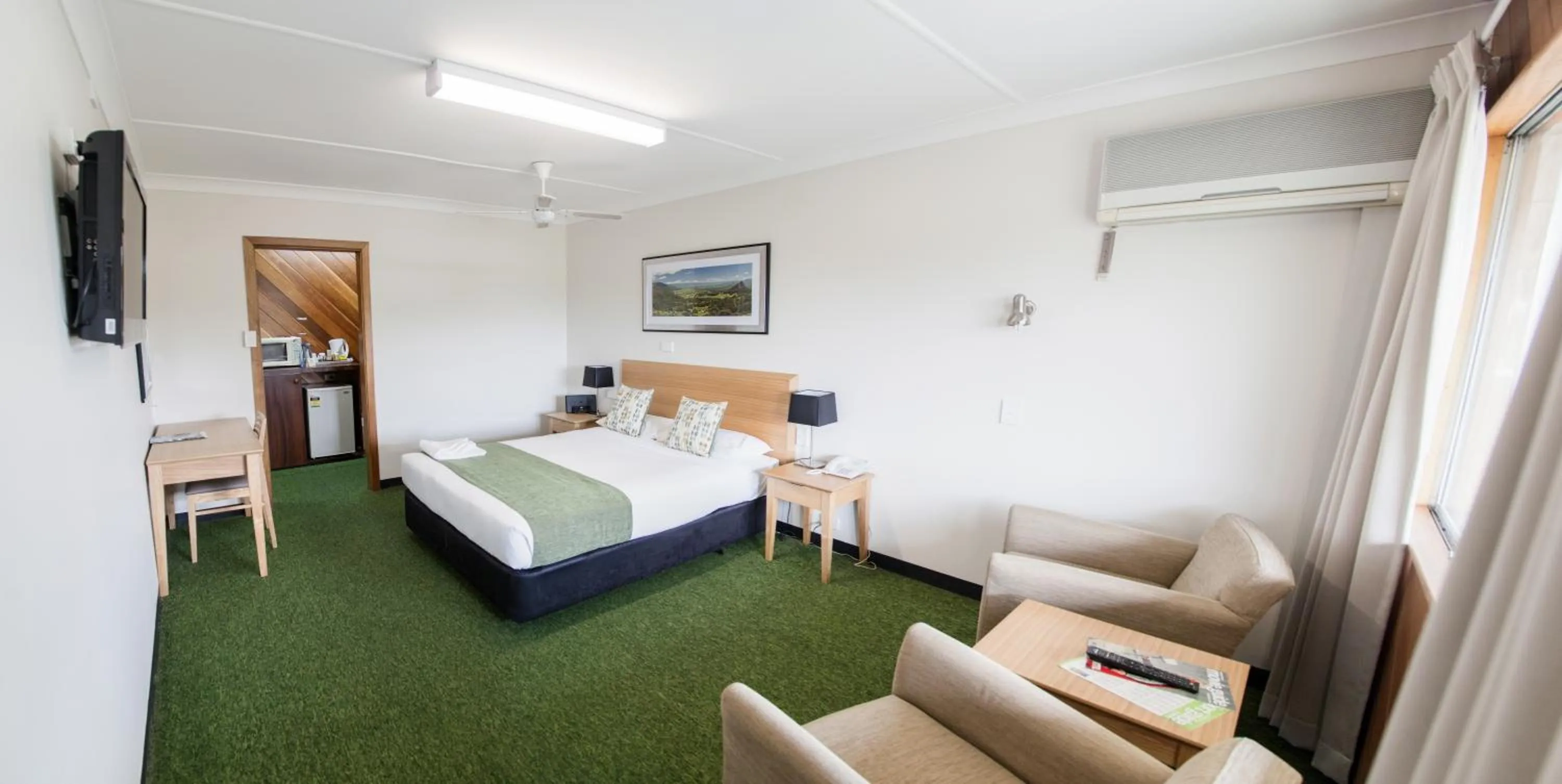 Photo of the whole room, Bed in Murwillumbah Motor Inn