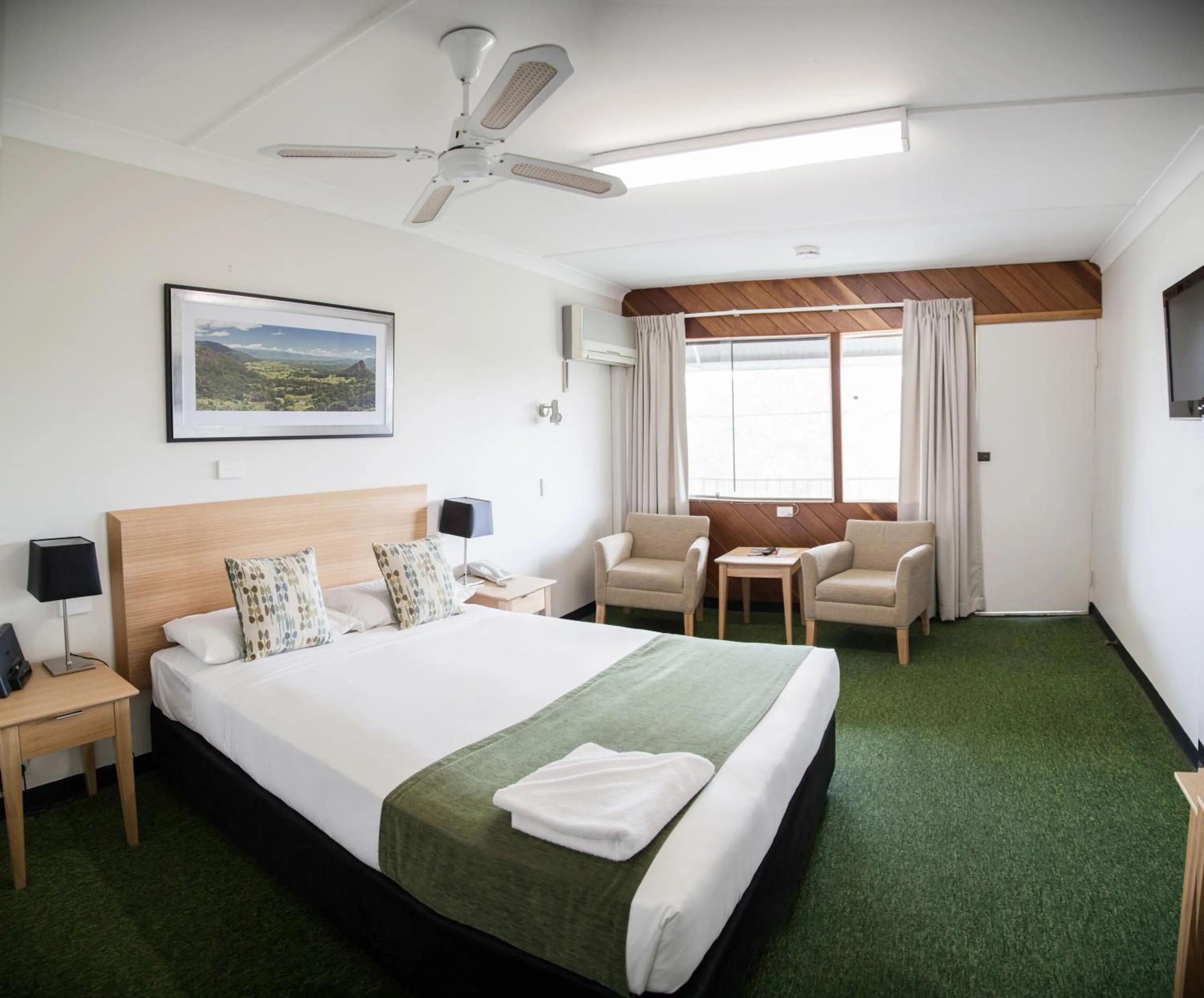 Day, Bed in Murwillumbah Motor Inn
