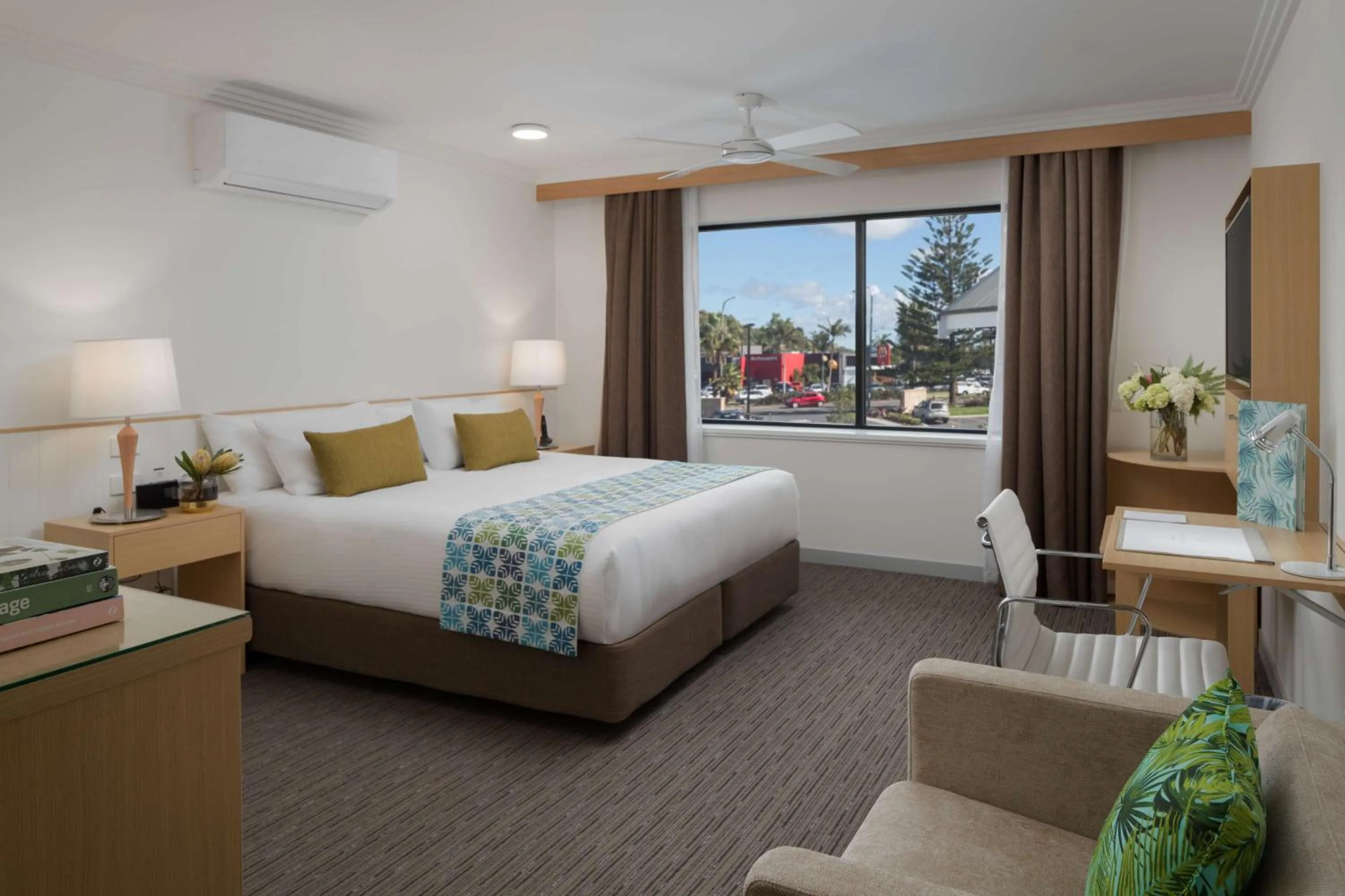 Photo of the whole room, Bed in Sails Port Macquarie by Rydges