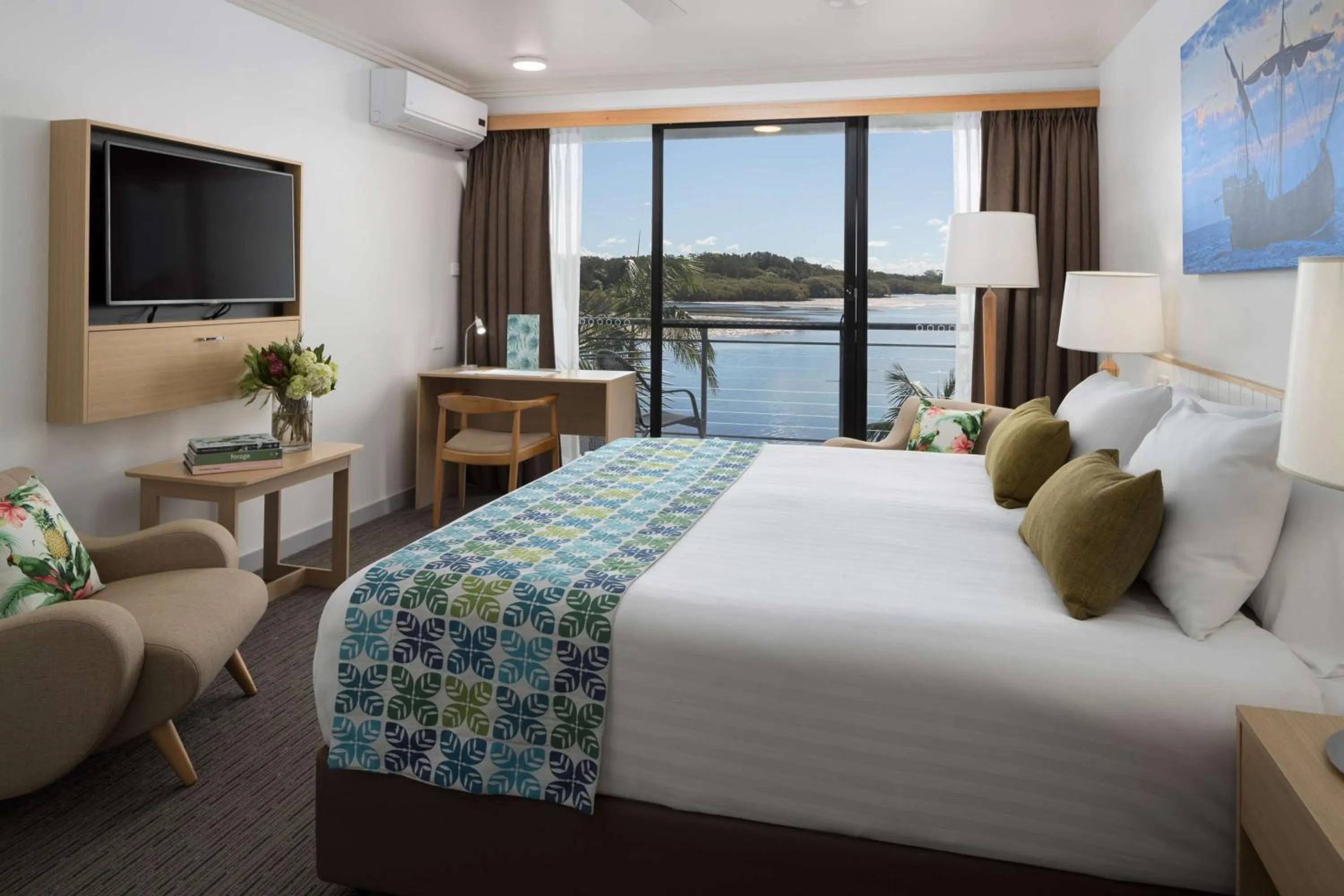 Photo of the whole room, Bed in Sails Port Macquarie by Rydges