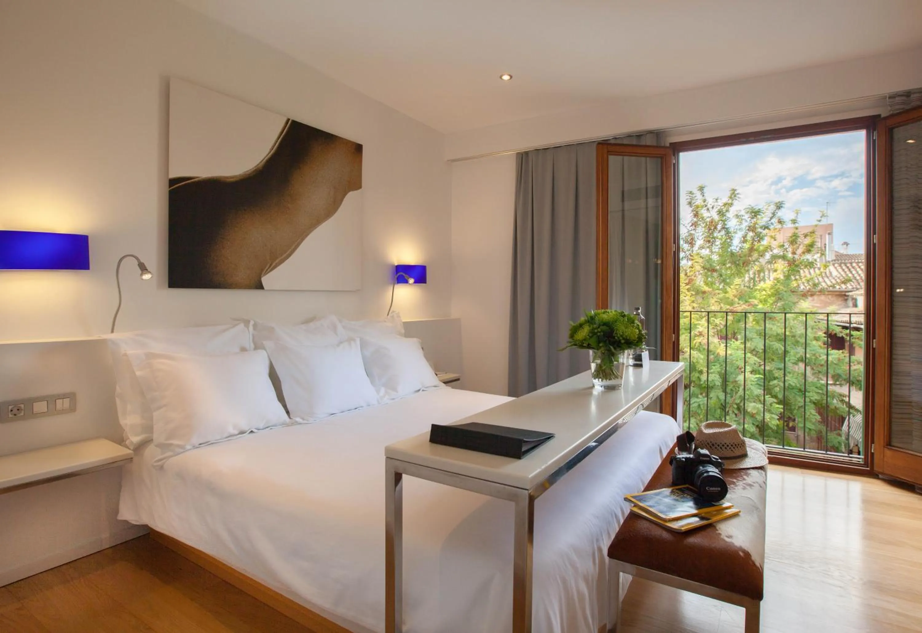 Photo of the whole room, Bed in Petit Palace Hotel Tres