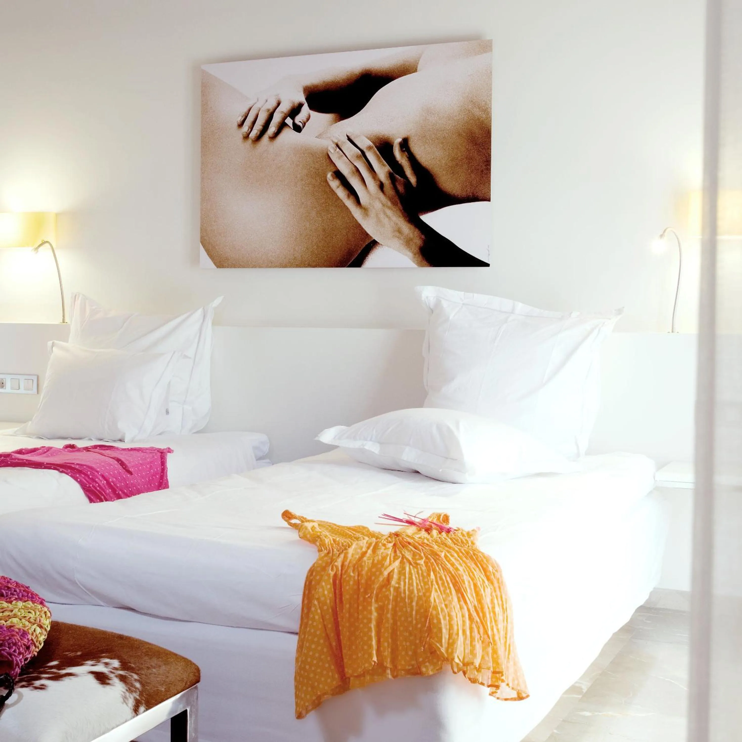 Bed in Petit Palace Hotel Tres