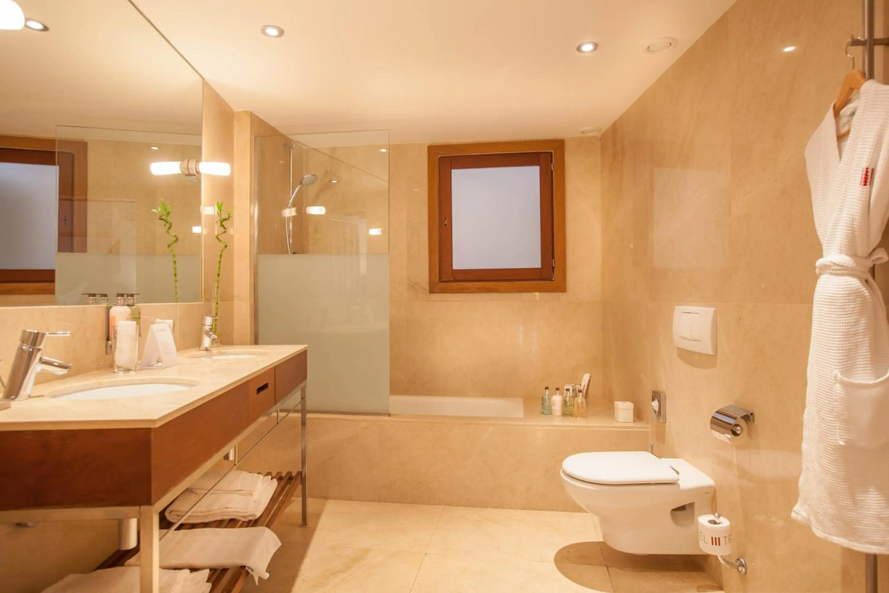 Bathroom in Petit Palace Hotel Tres