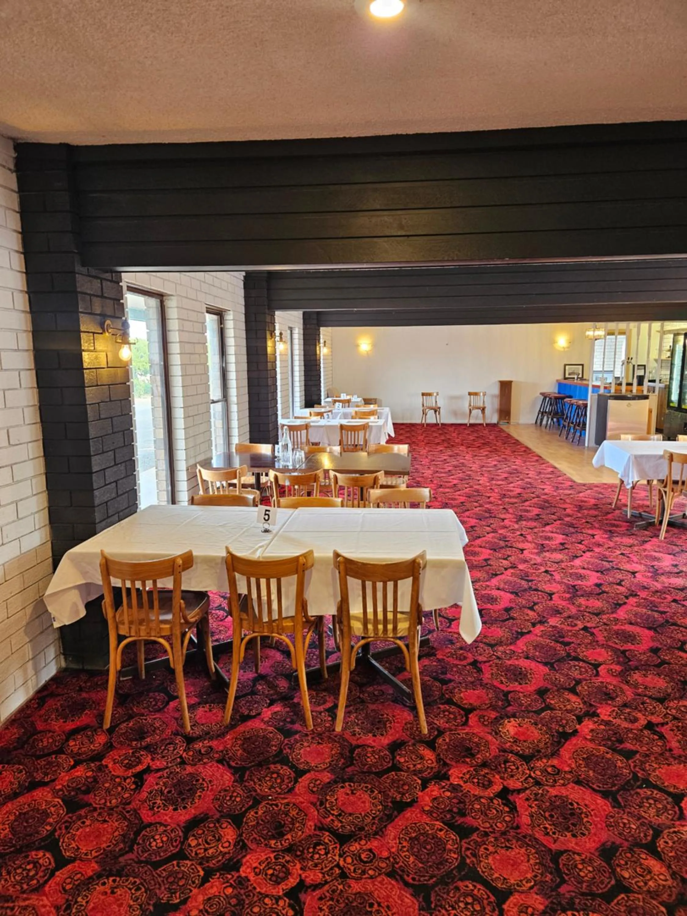 Restaurant/places to eat in Stockman Motor Inn