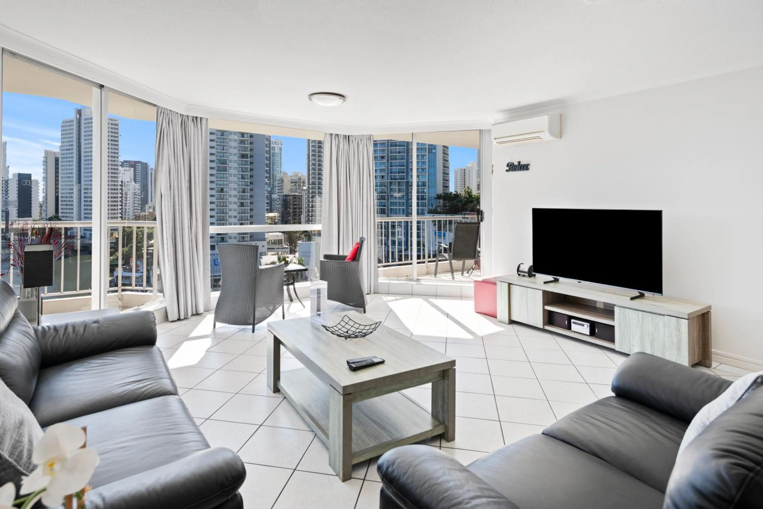 Moorings On Cavill Surfers Paradise