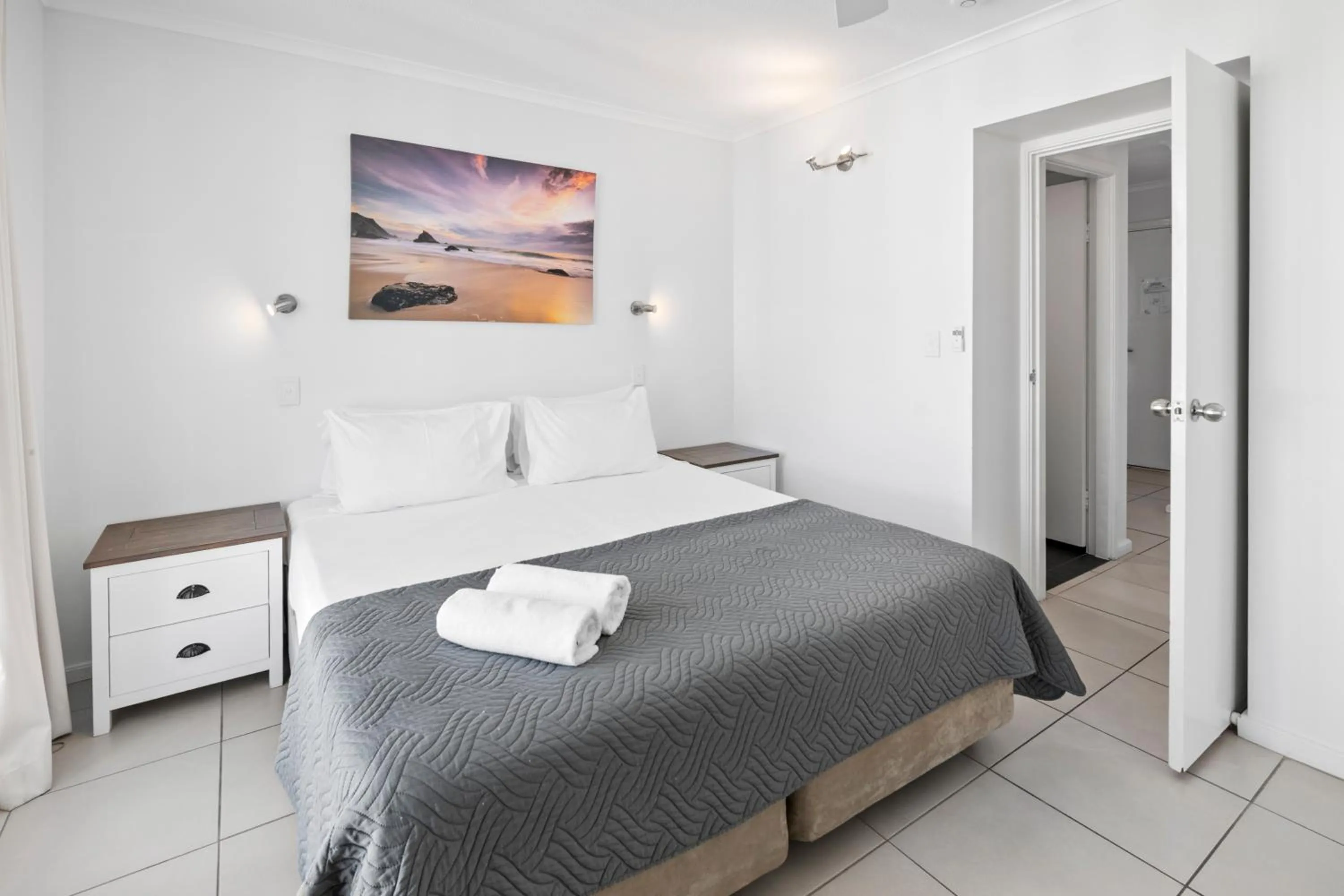 Bedroom, Bed in Moorings On Cavill Surfers Paradise