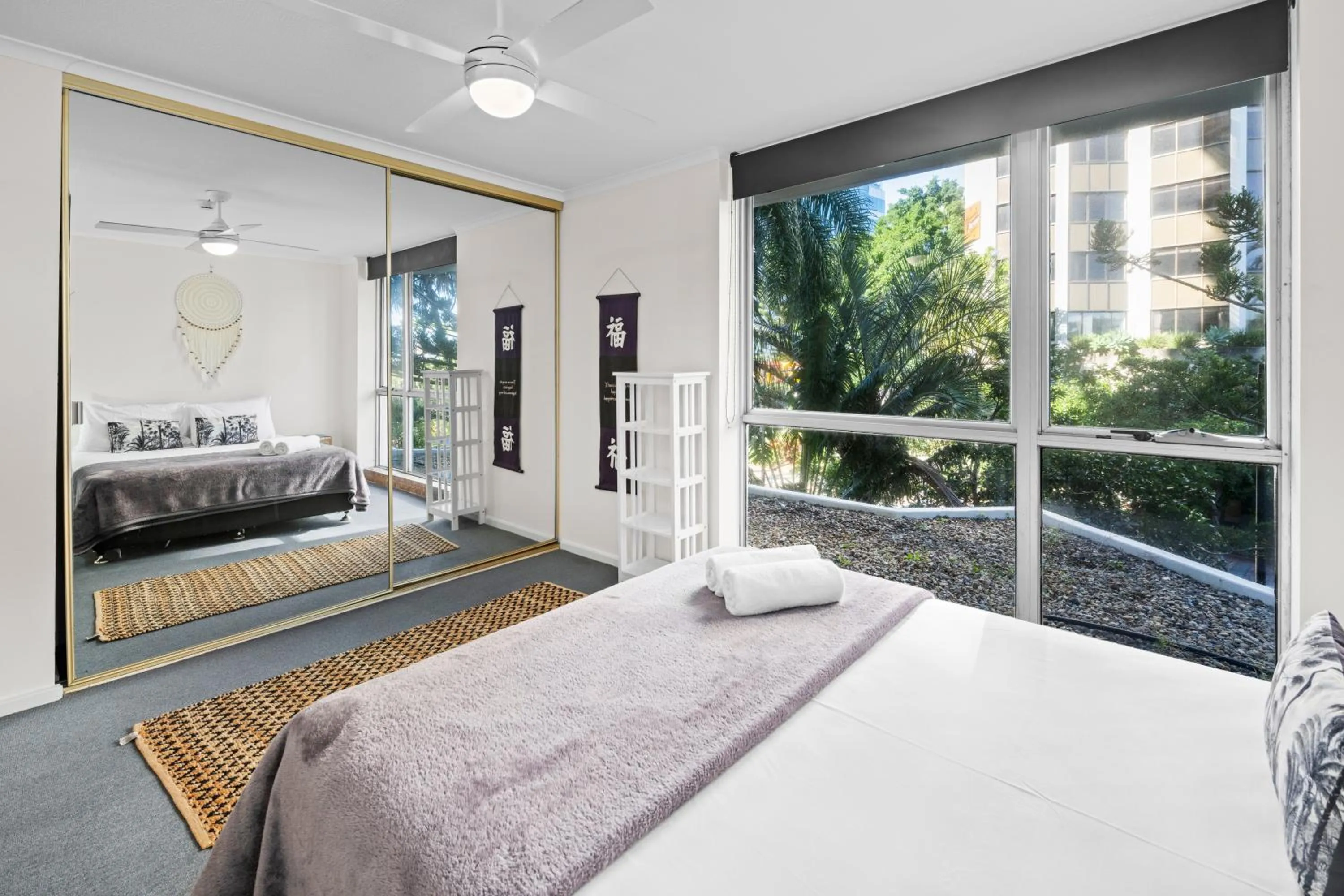 Bedroom, Bed in Moorings On Cavill Surfers Paradise
