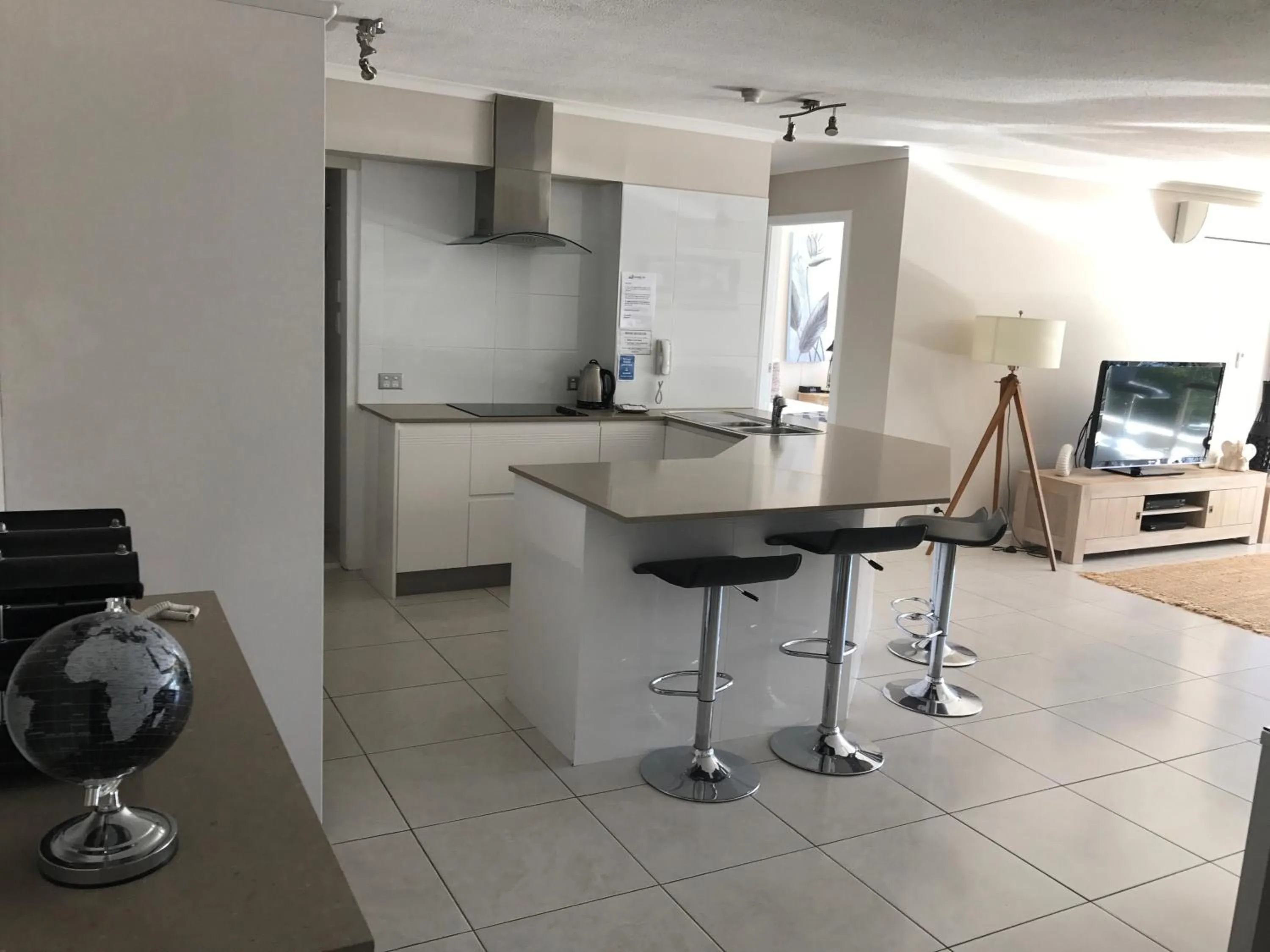 Kitchen or kitchenette in Moorings On Cavill Surfers Paradise