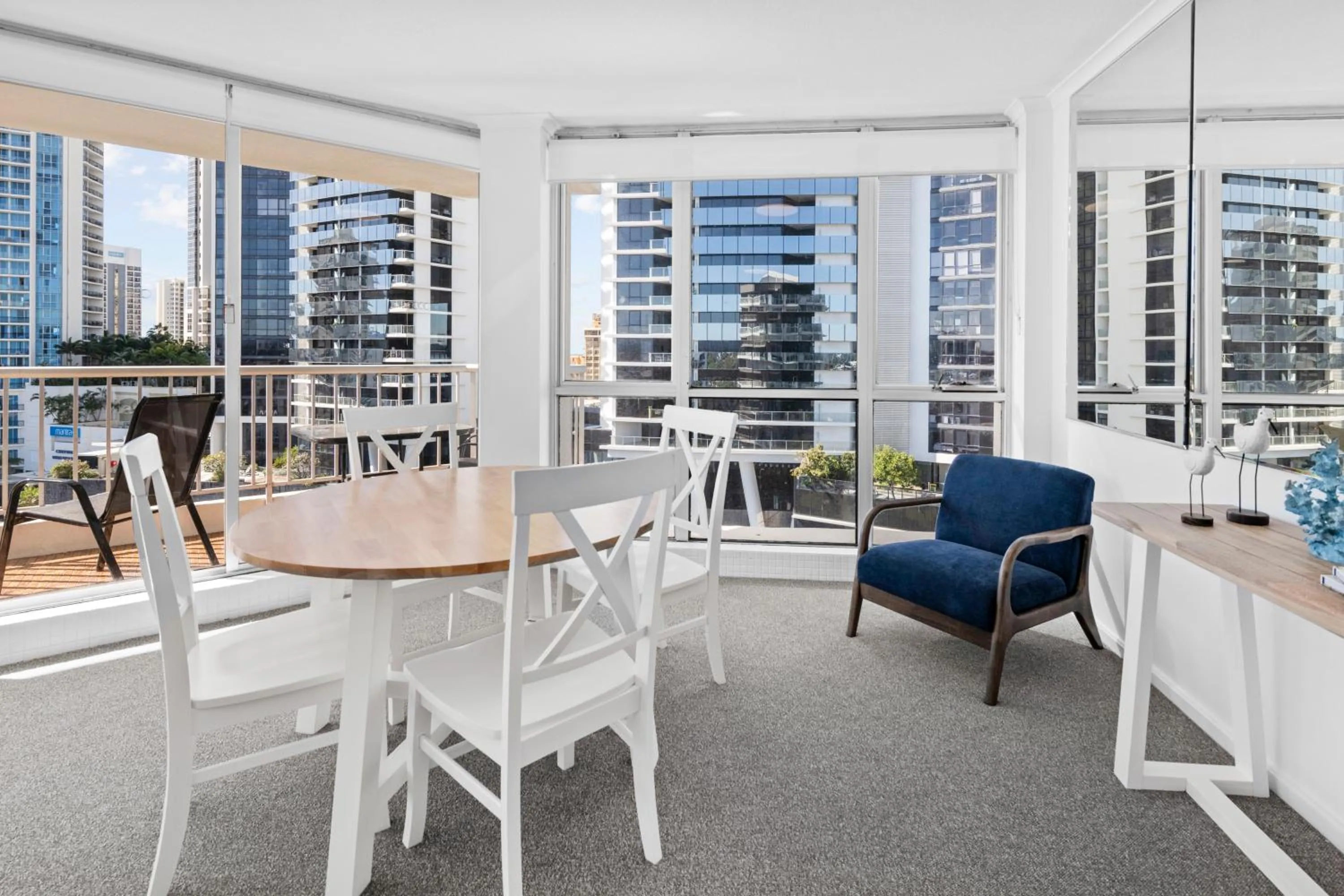 Dining area in Moorings On Cavill Surfers Paradise