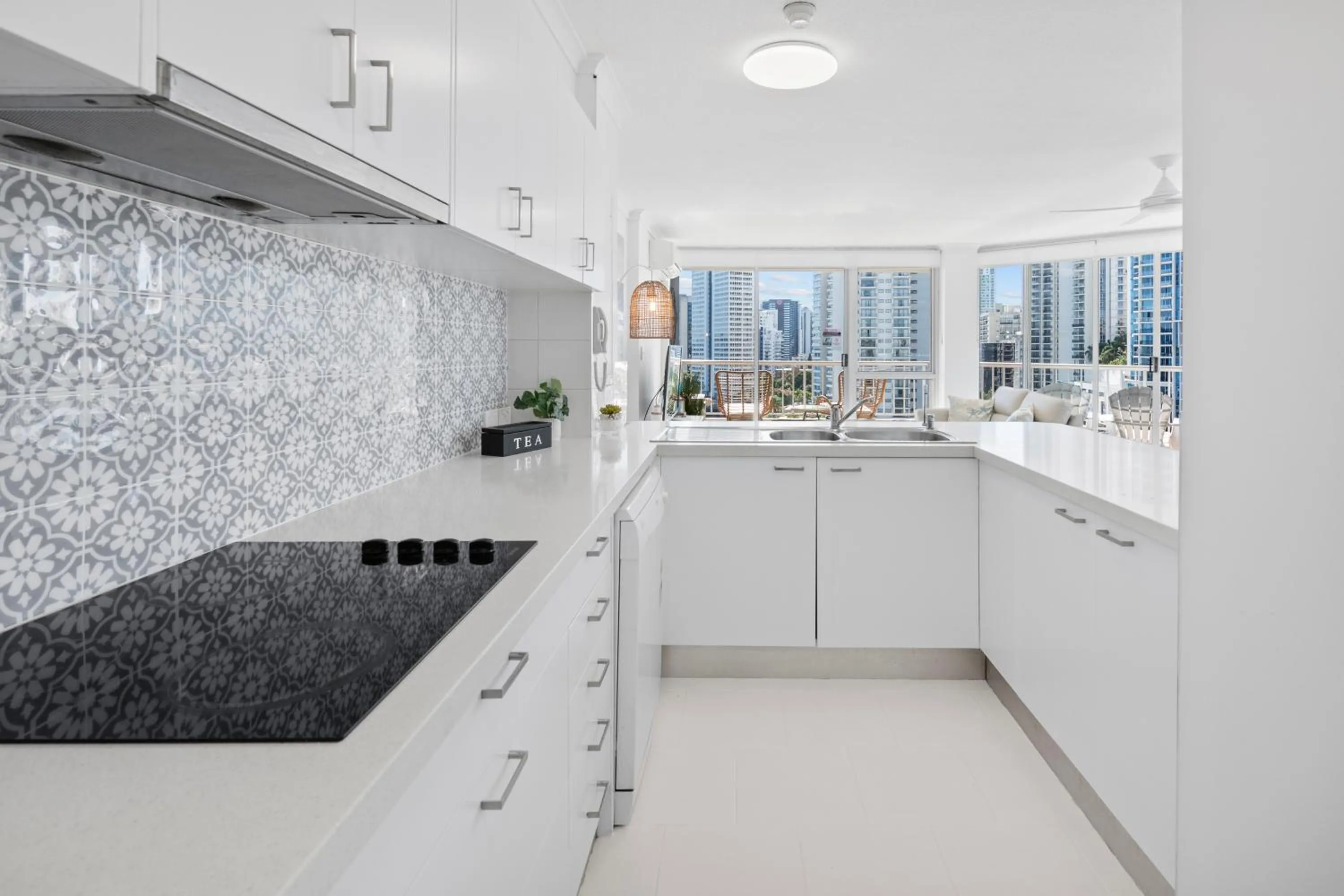 Kitchen or kitchenette in Moorings On Cavill Surfers Paradise