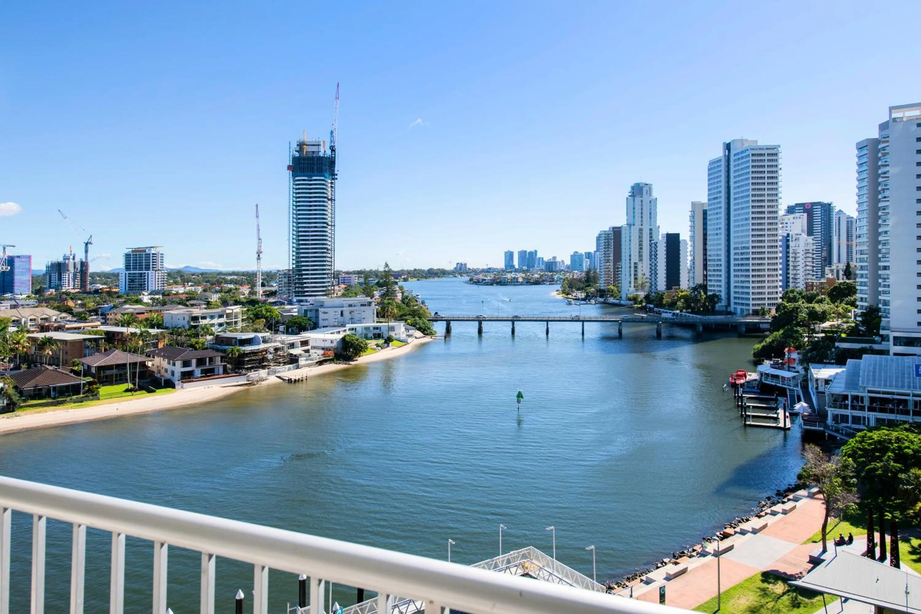 Moorings On Cavill Surfers Paradise