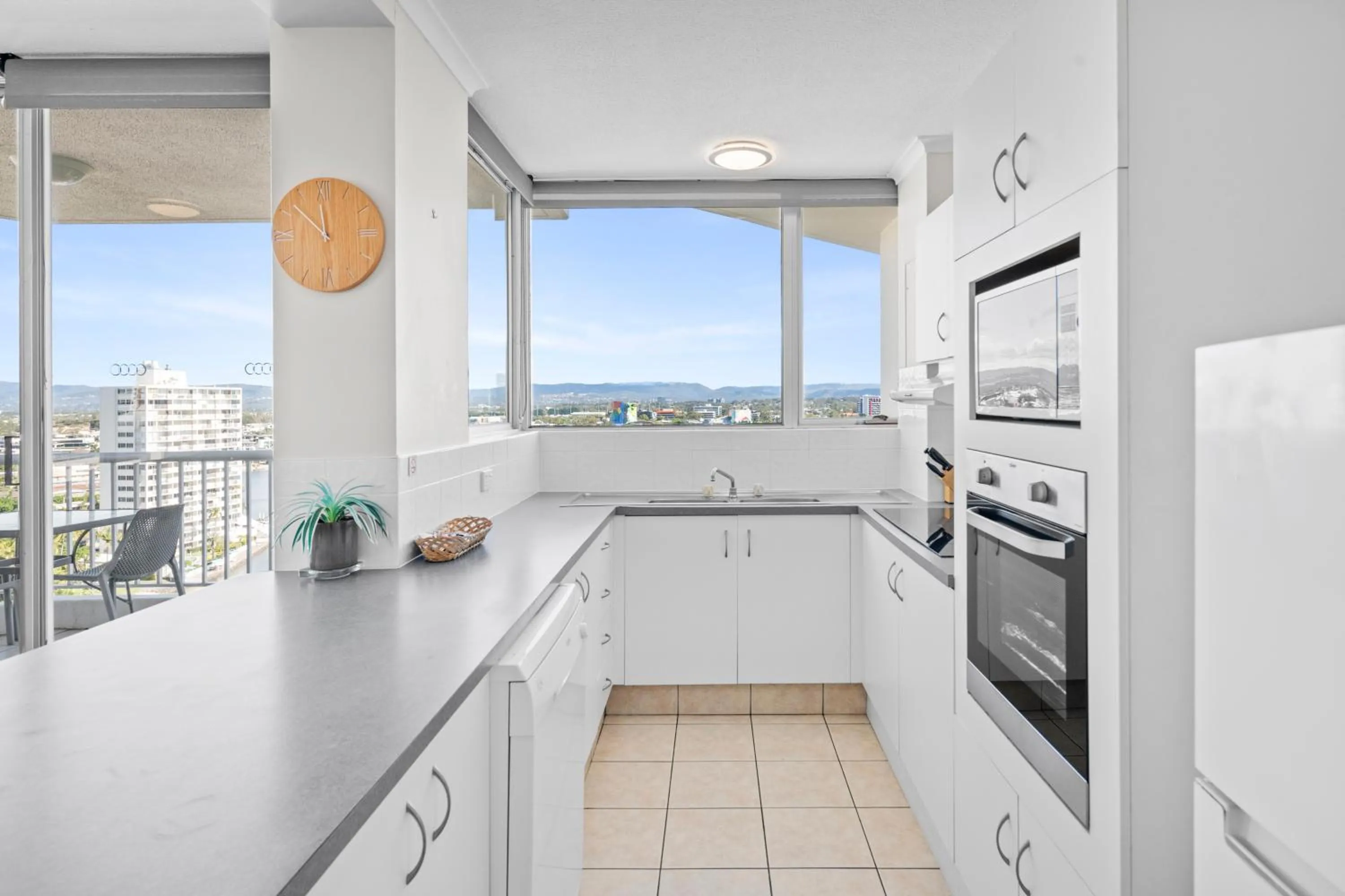 Kitchen or kitchenette in Moorings On Cavill Surfers Paradise