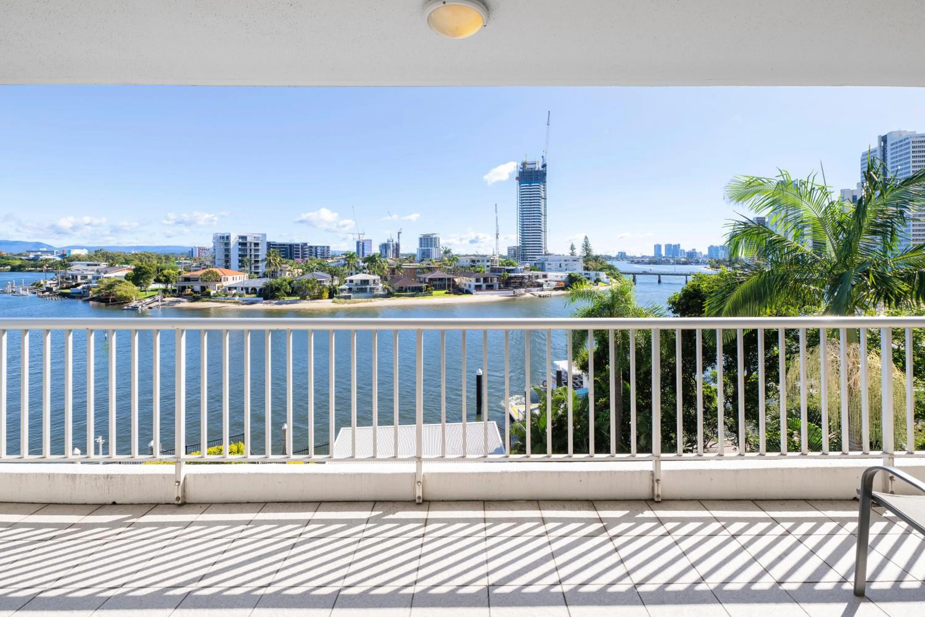 Moorings On Cavill Surfers Paradise