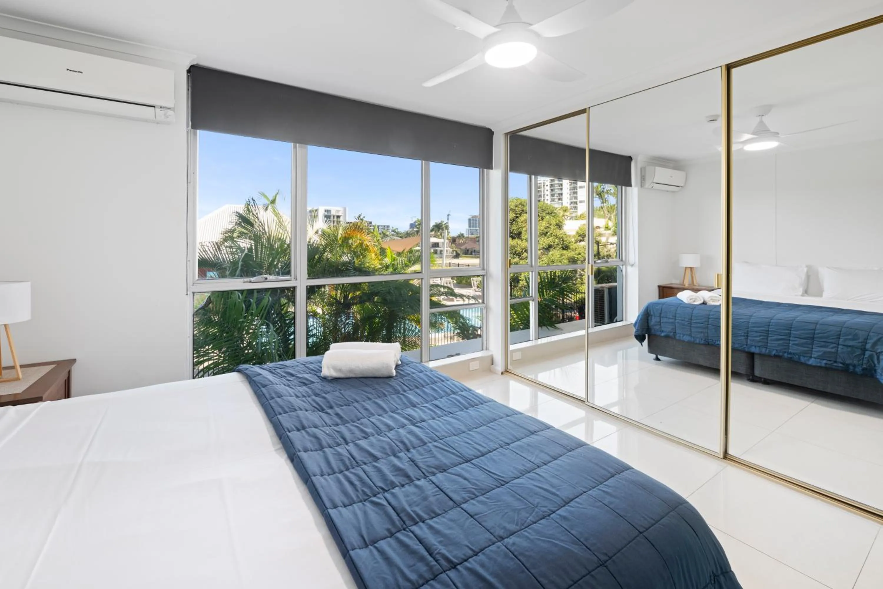 Bedroom, Bed in Moorings On Cavill Surfers Paradise