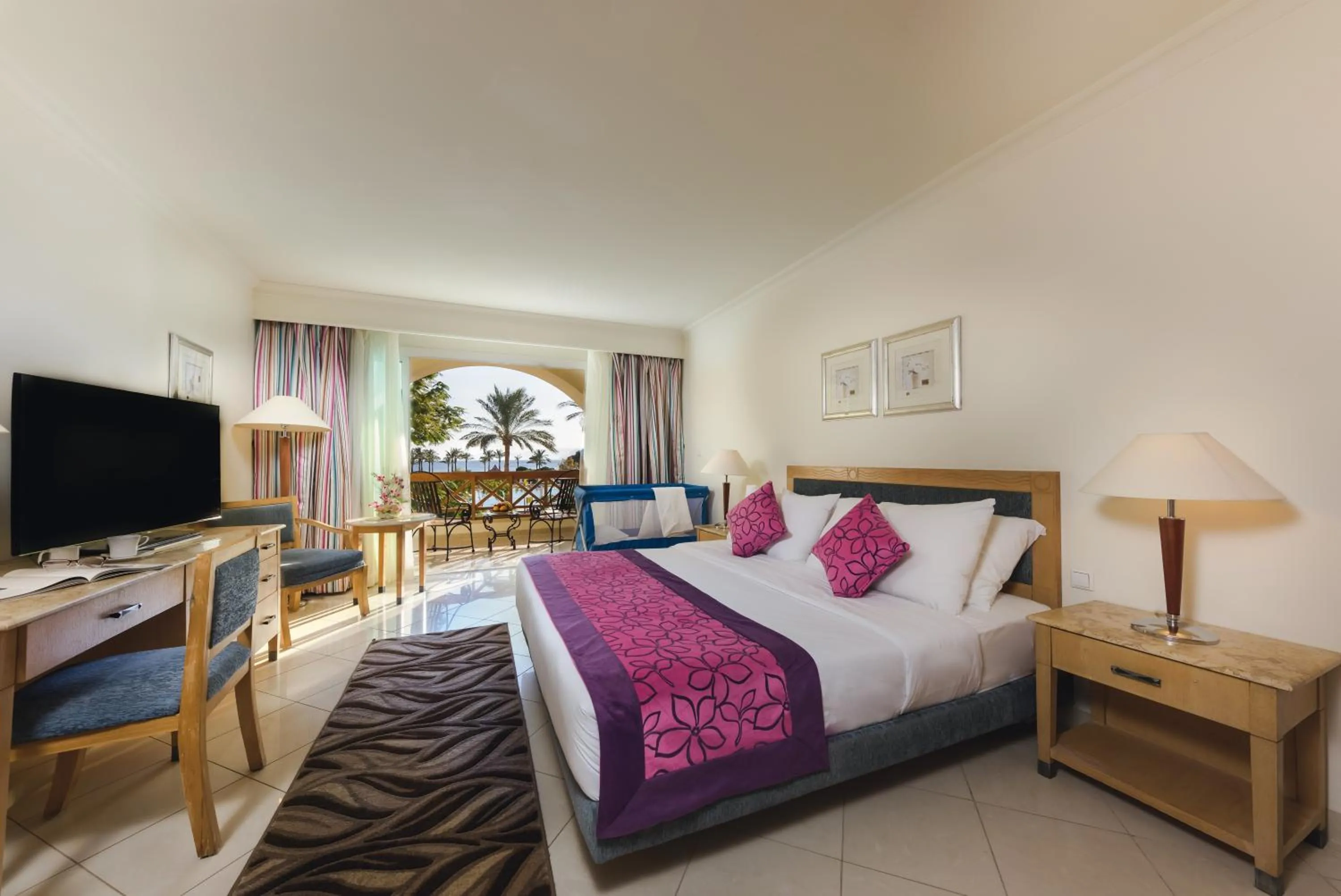 Bedroom, Bed in Movenpick Taba Resort & Spa