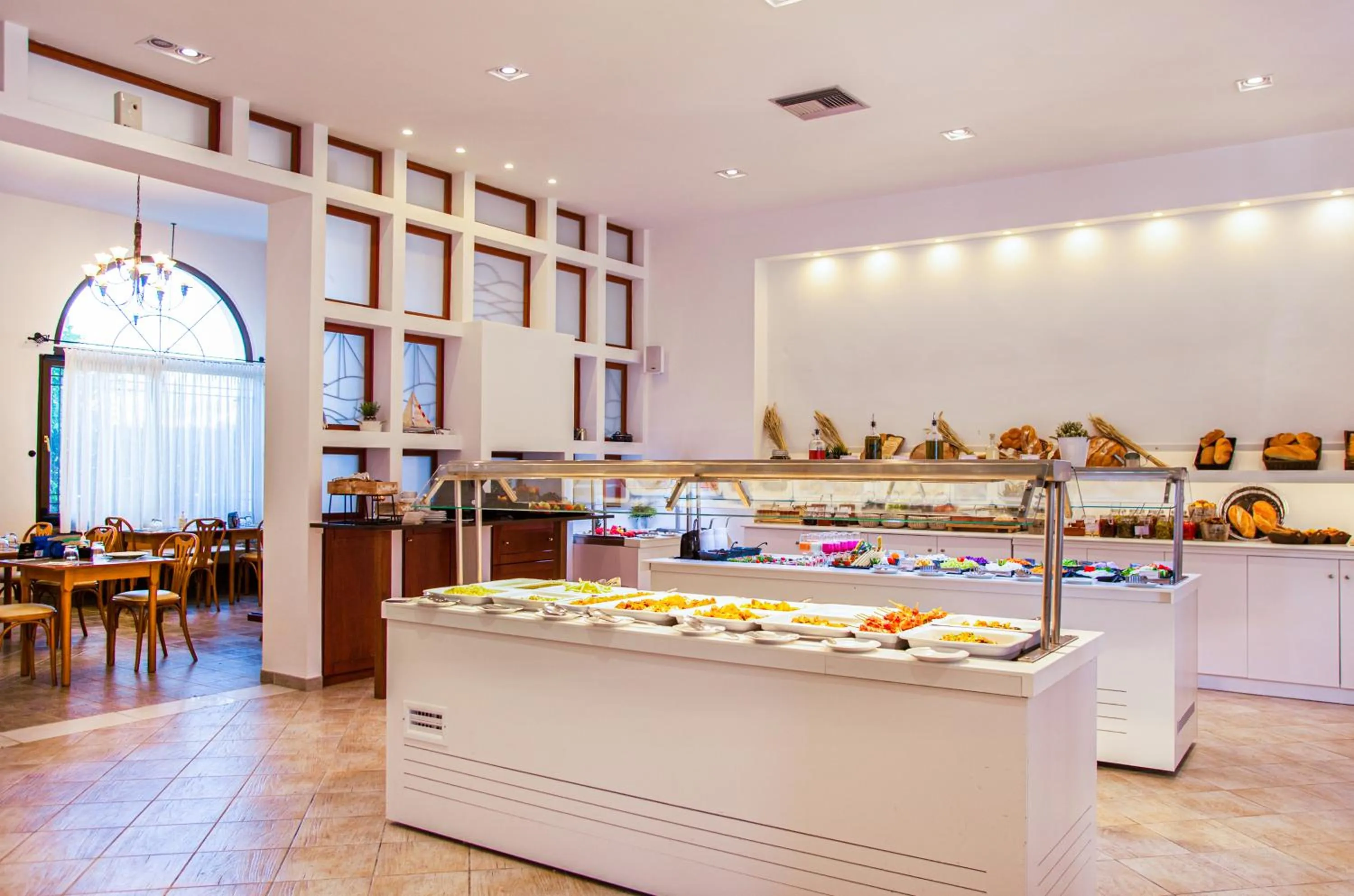 Restaurant/places to eat in Acrotel Lily Ann Village