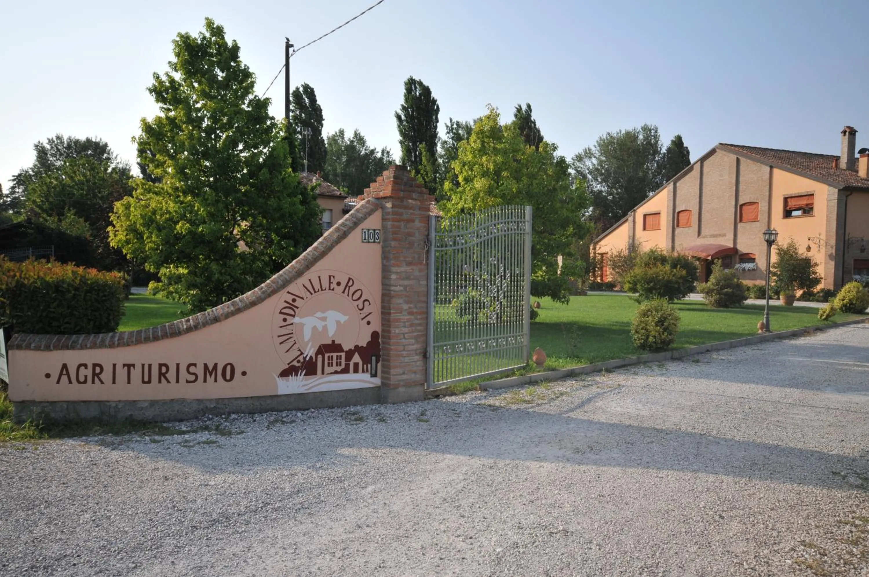 Facade/entrance in Agriturismo Lama Di Valle Rosa