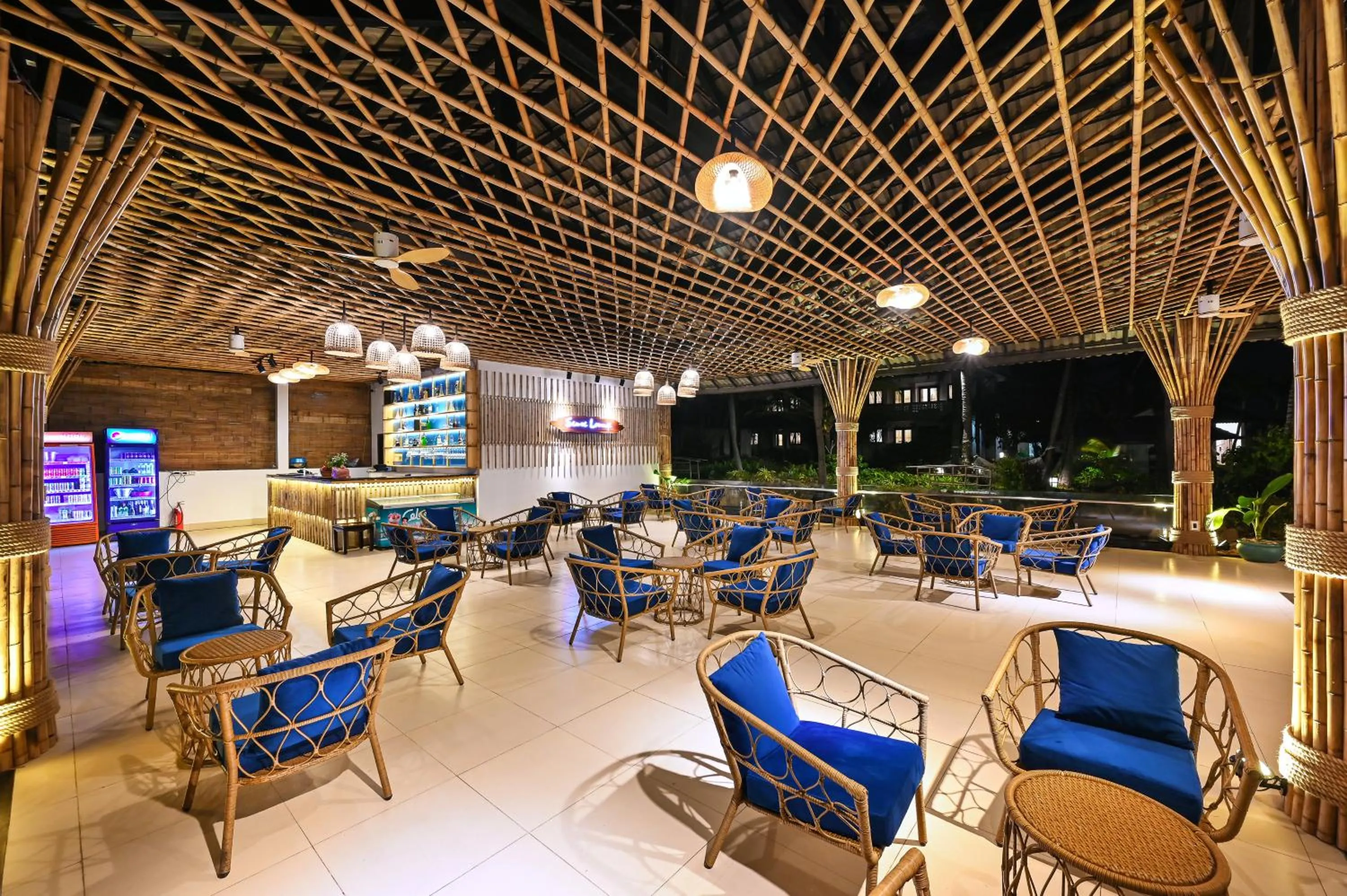 Lounge or bar in Silver Beach Resort Ke Ga