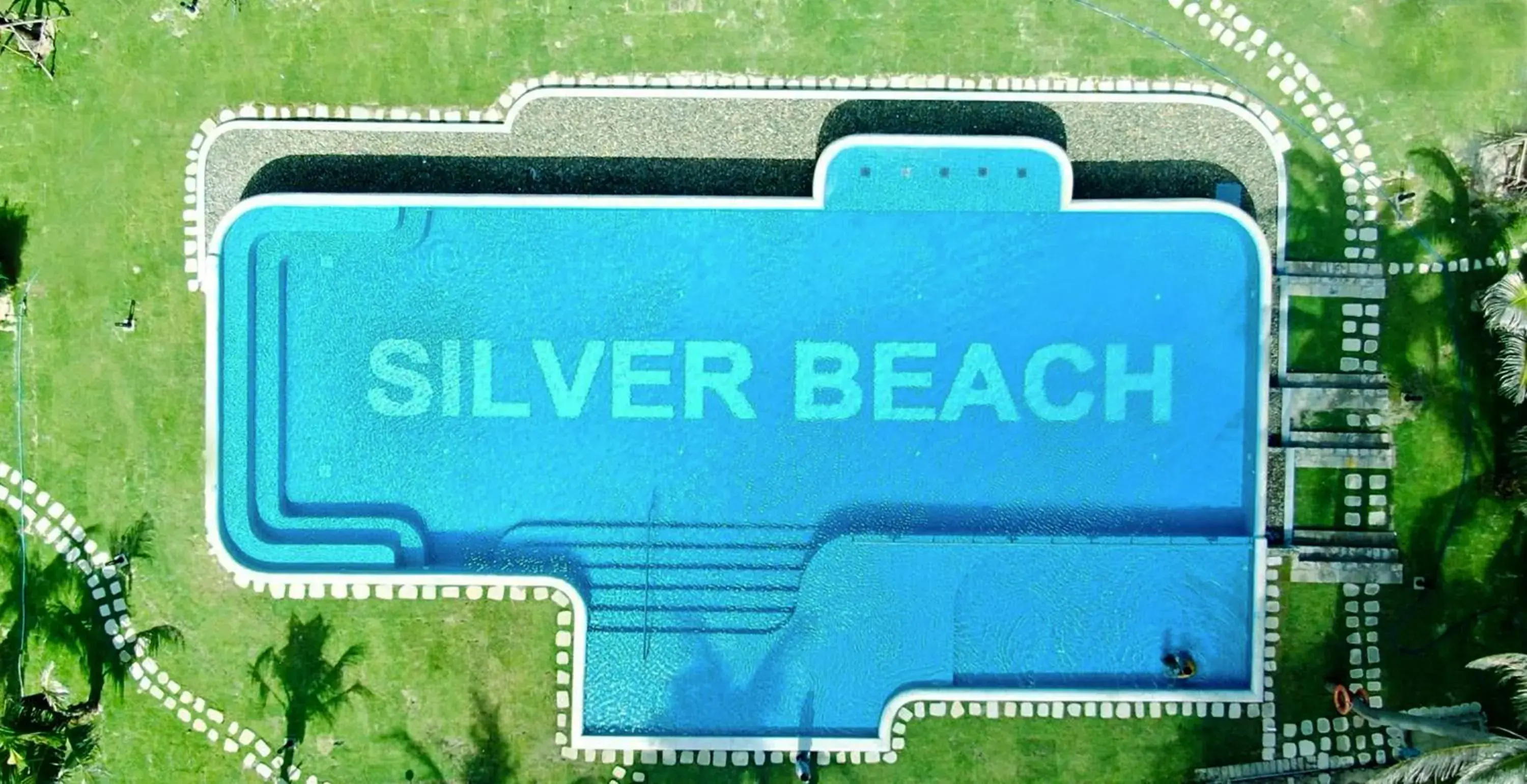 Swimming pool in Silver Beach Resort Ke Ga Swimming pool in Silver Beach Resort Ke Ga