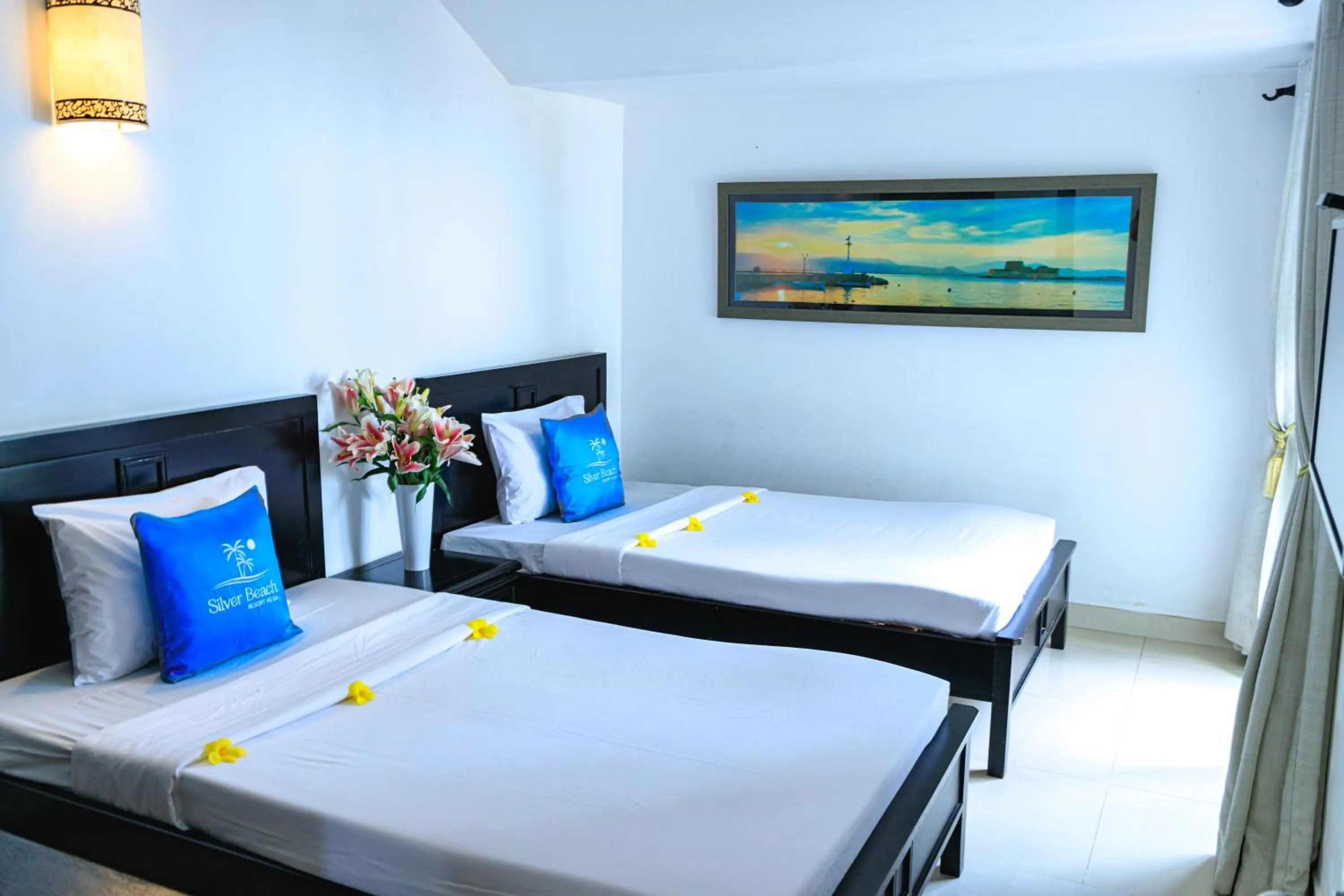 Bed in Silver Beach Resort Ke Ga