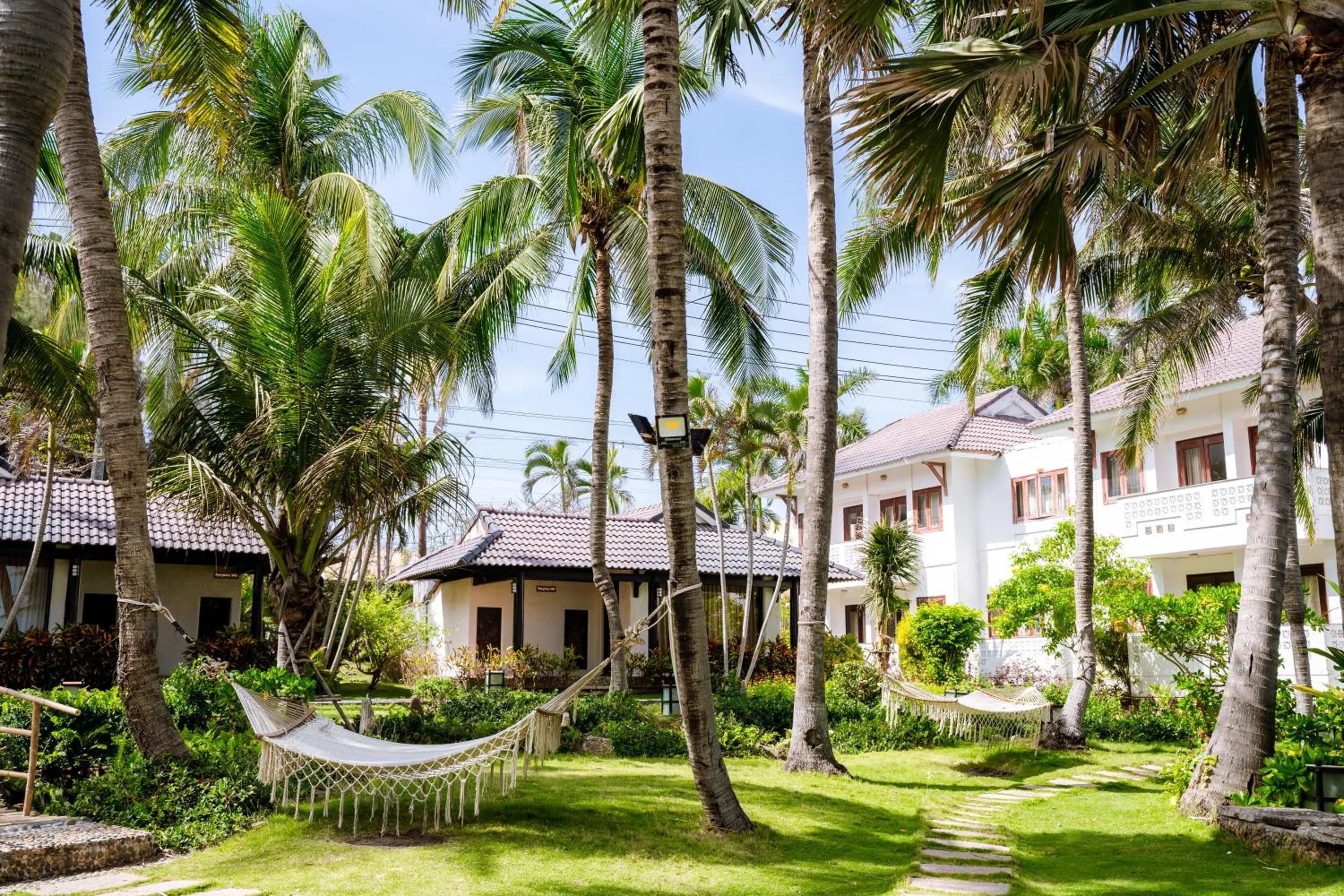 Property building in Silver Beach Resort Ke Ga