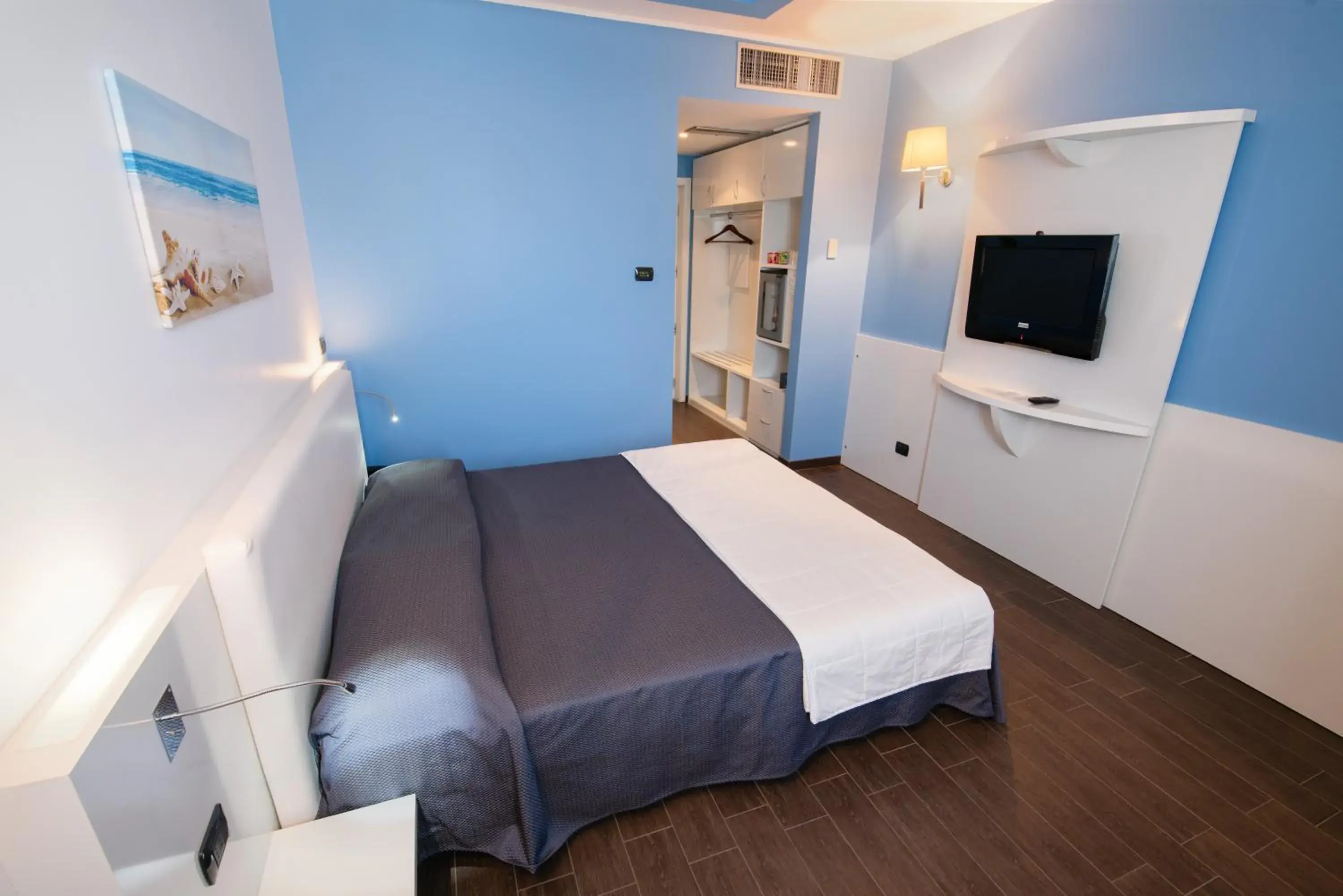 Double or Twin Room - Single Use in Hotel Mediterraneo Double or Twin Room - Single Use in Hotel Mediterraneo