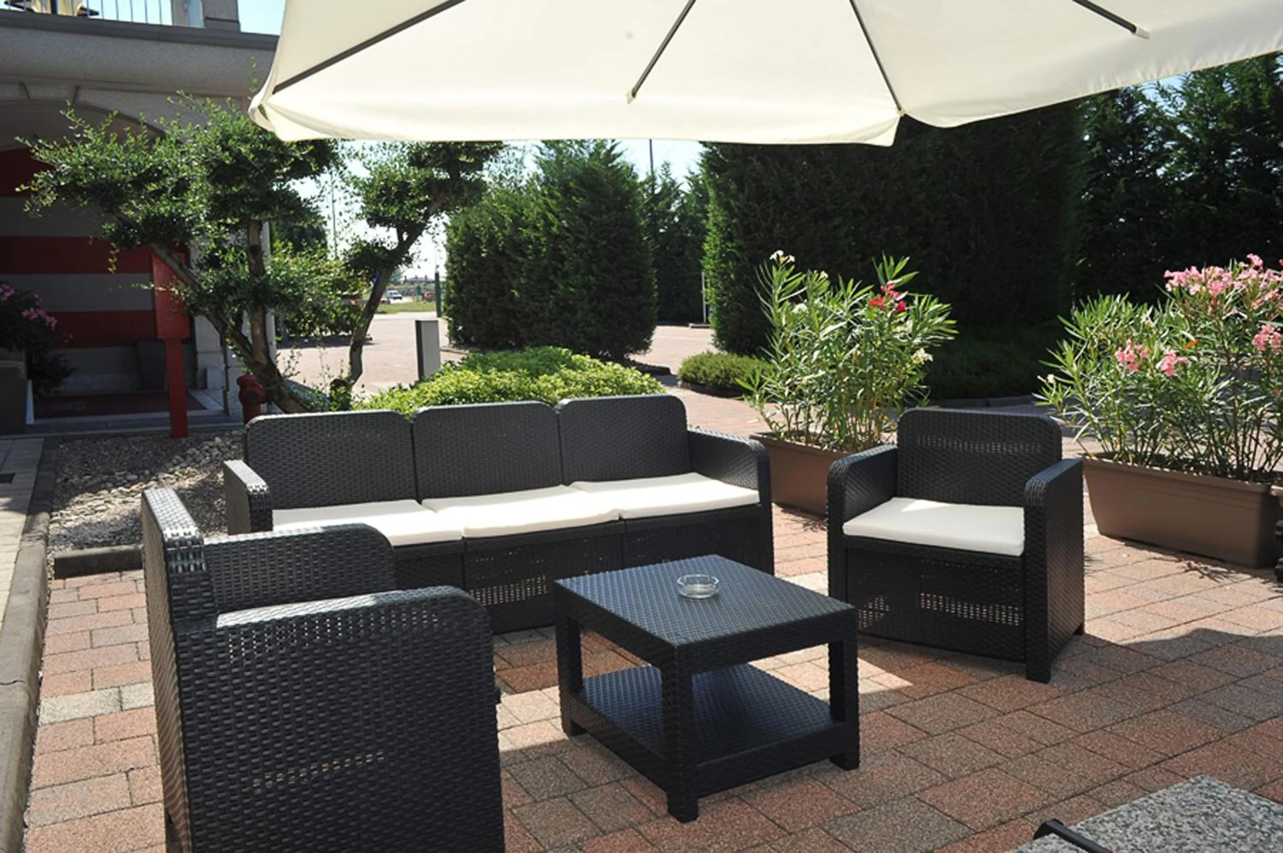 Patio in Hotel Mediterraneo