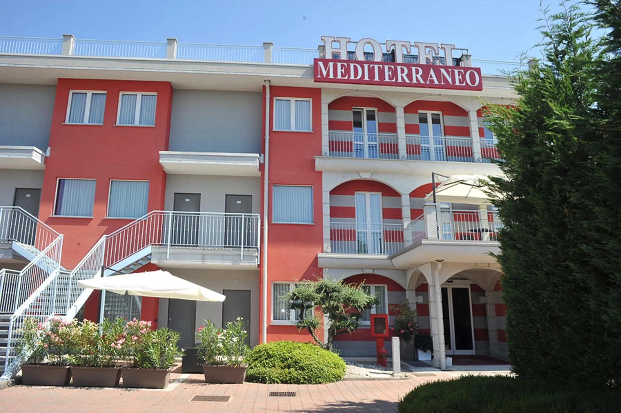 Facade/entrance in Hotel Mediterraneo