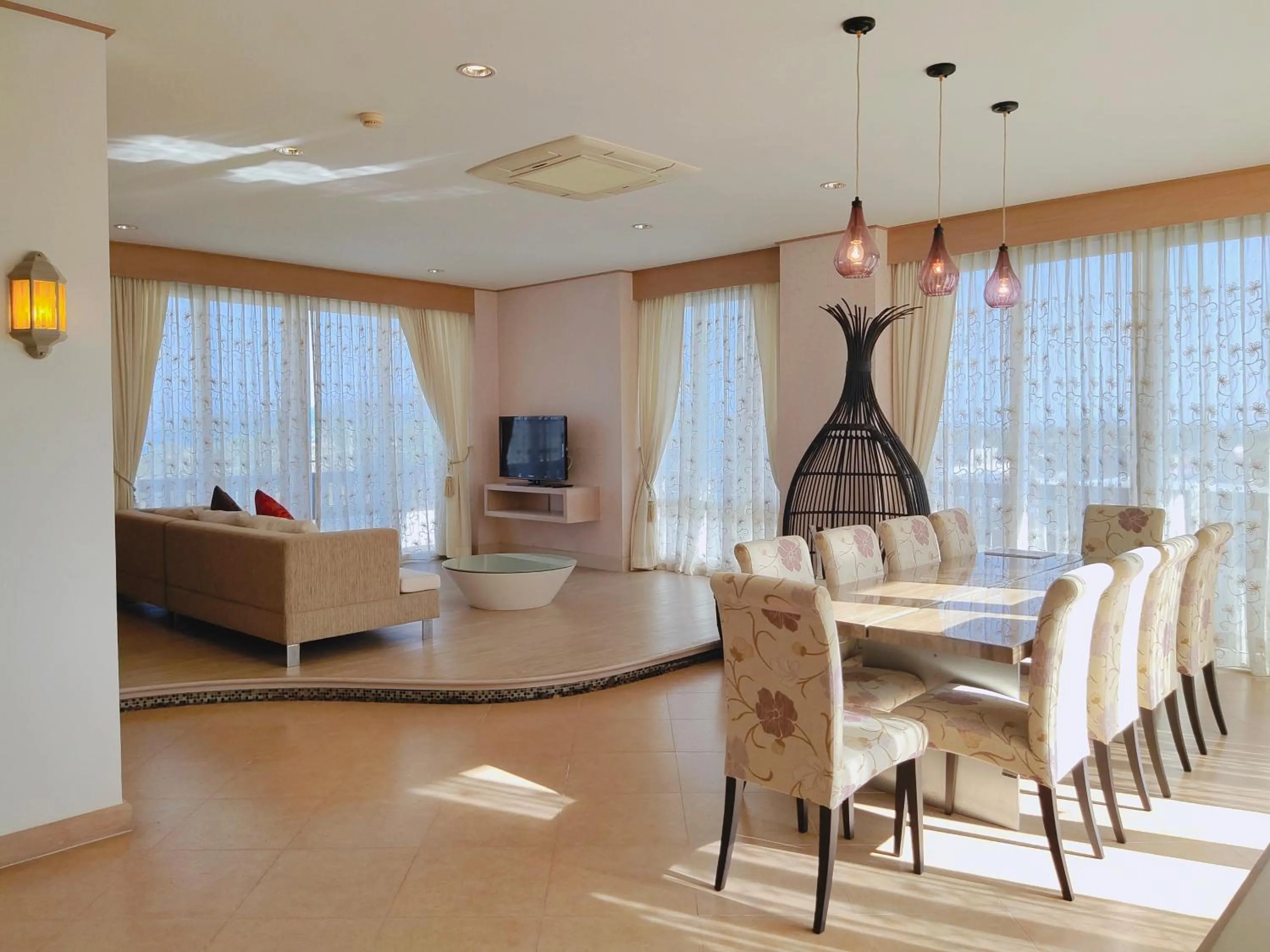 Library in Ratana Hotel Chalong