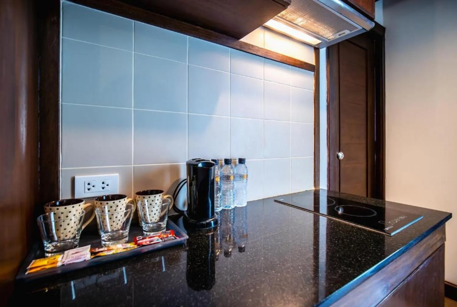 Kitchen or kitchenette in Ratana Hotel Chalong