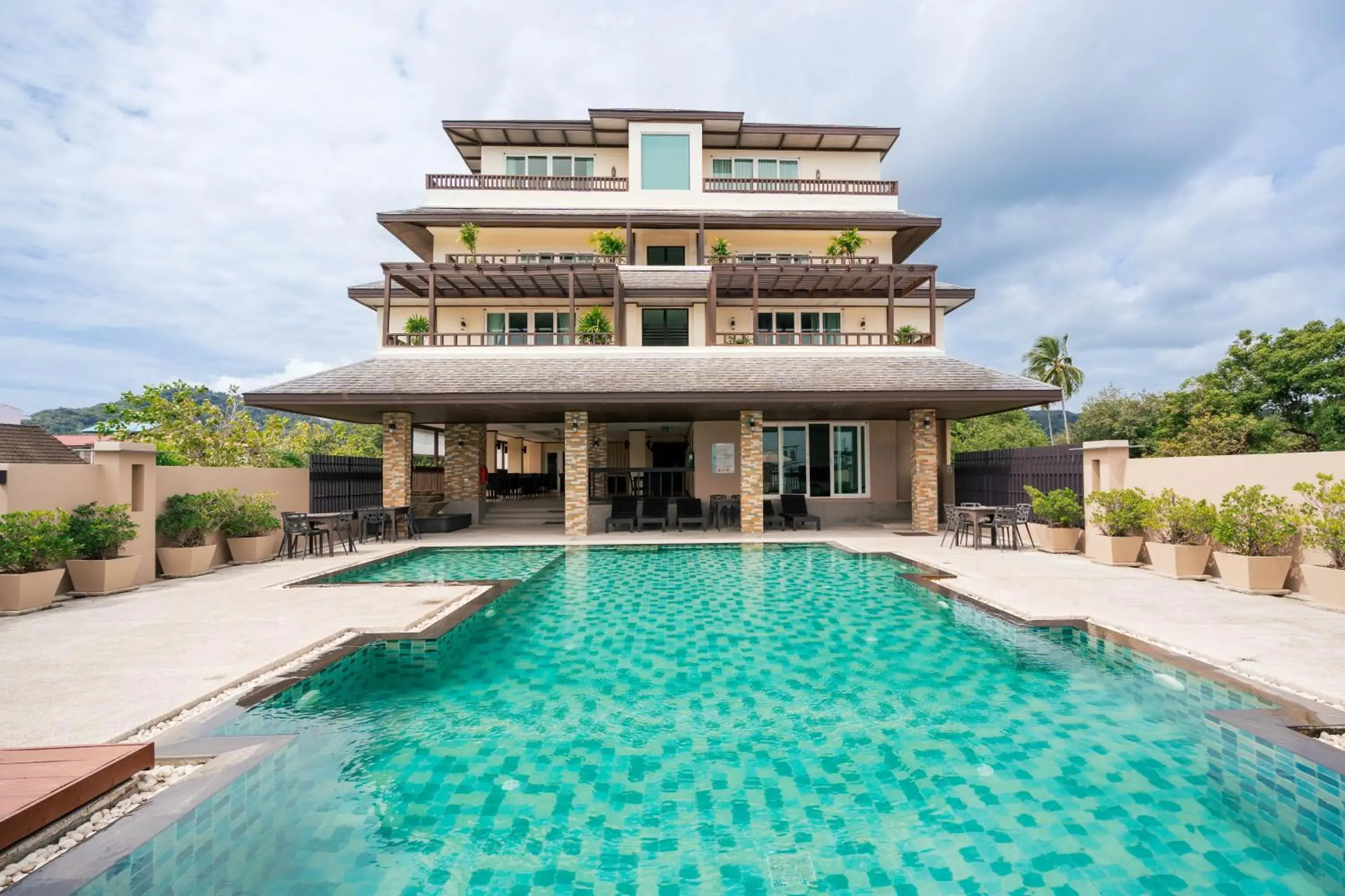Swimming pool in Ratana Hotel Chalong Swimming pool in Ratana Hotel Chalong