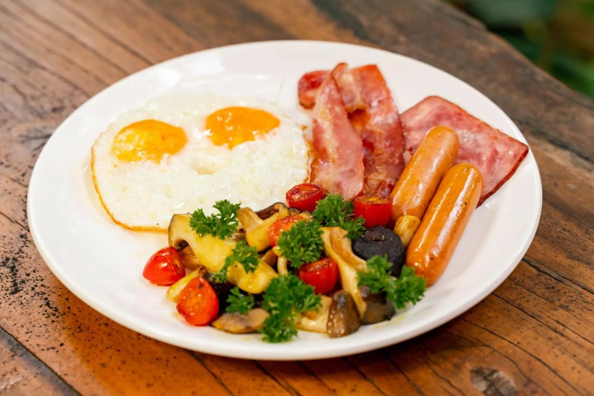 Buffet breakfast in Ratana Hotel Chalong