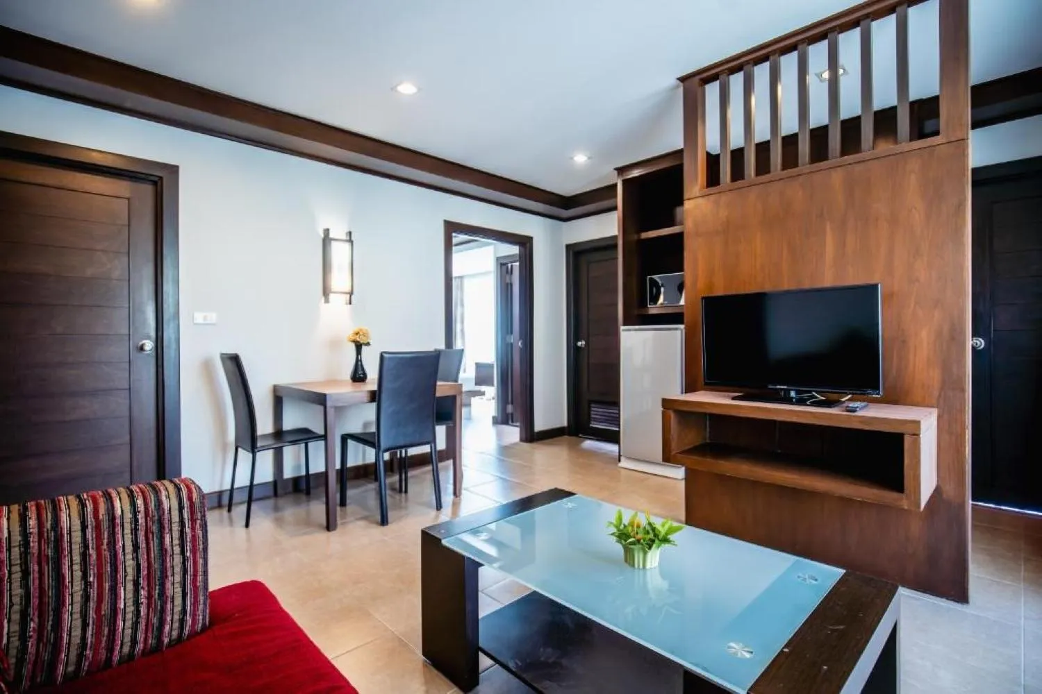 Seating area in Ratana Hotel Chalong