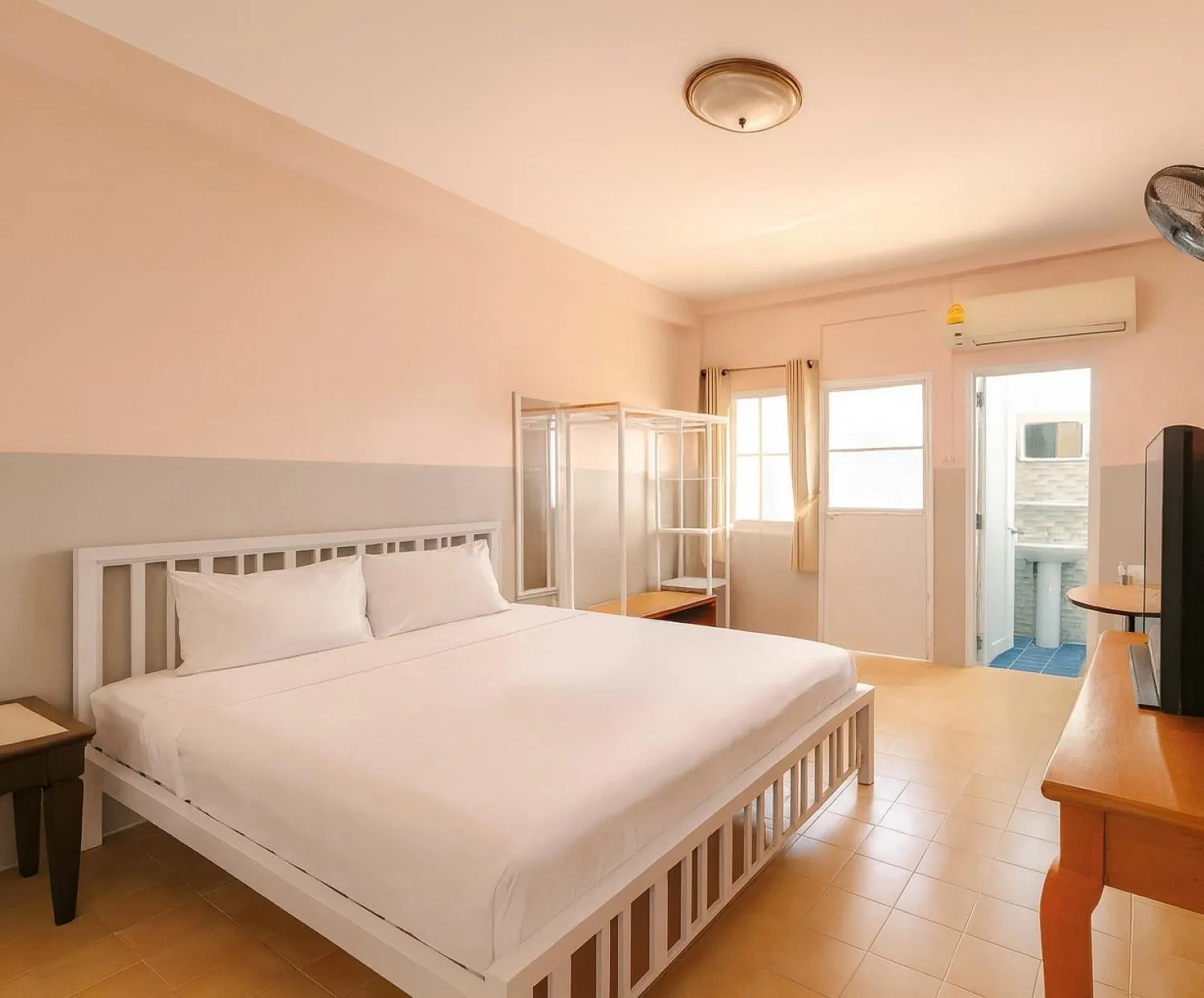 Bed in Ratana Hotel Chalong